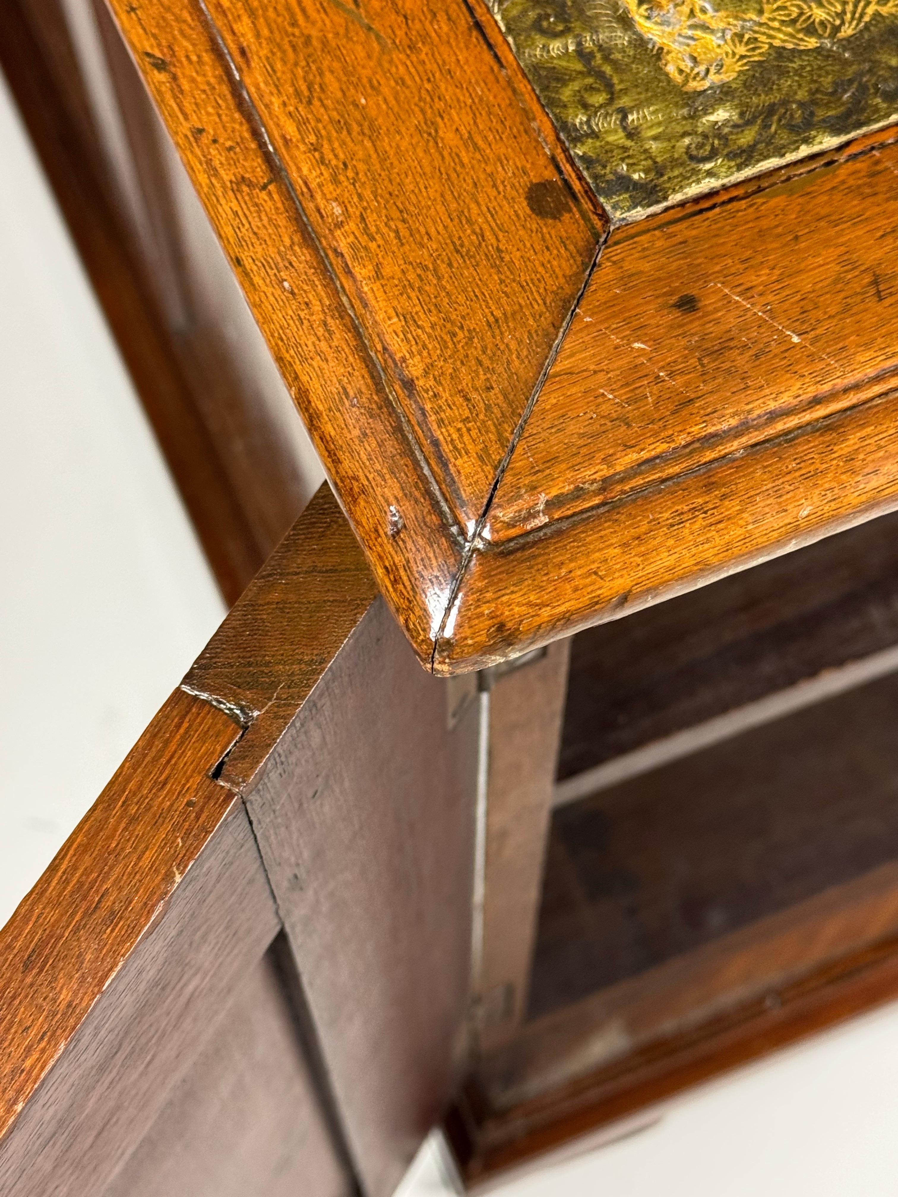Scrivania in teak della metà del XX secolo in vendita 5