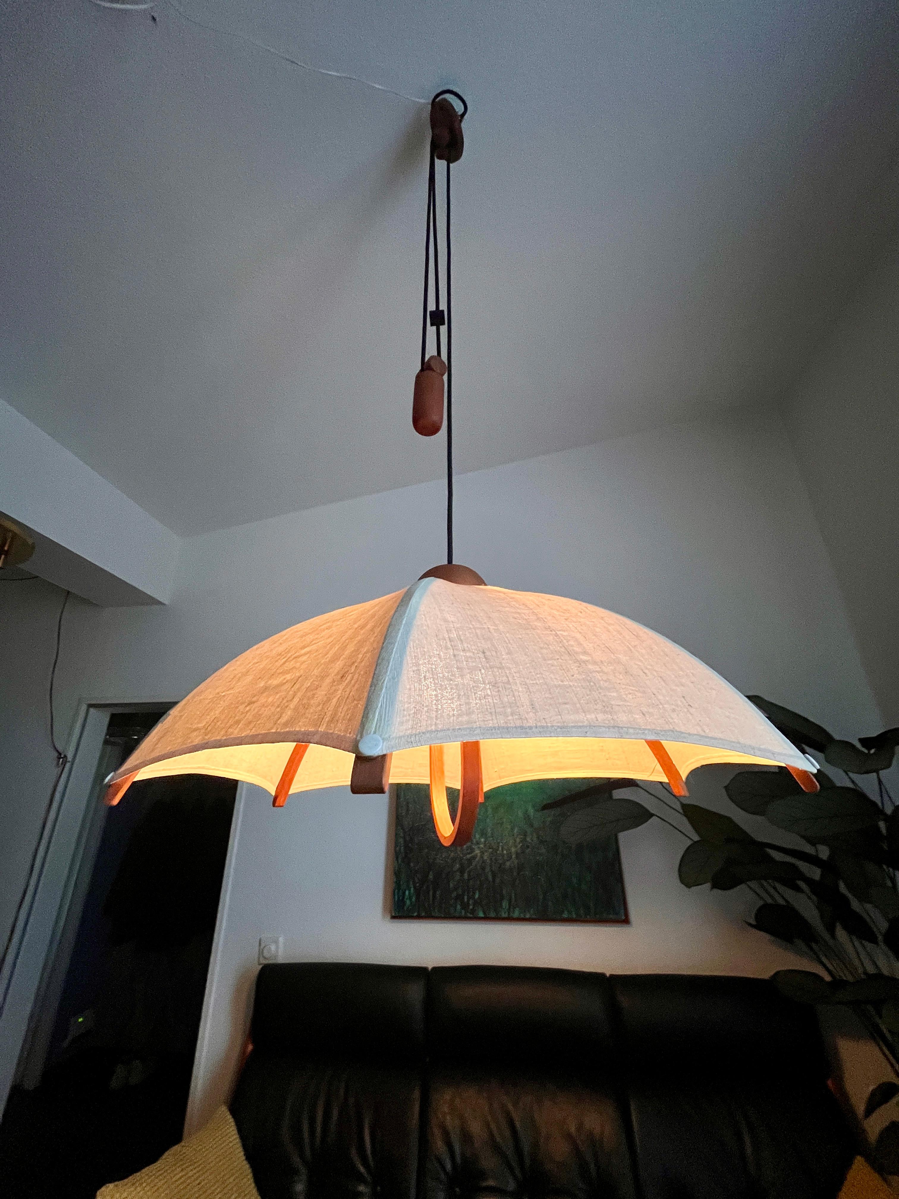 Lámpara colgante de teca by Domus Moderno de mediados de siglo en venta
