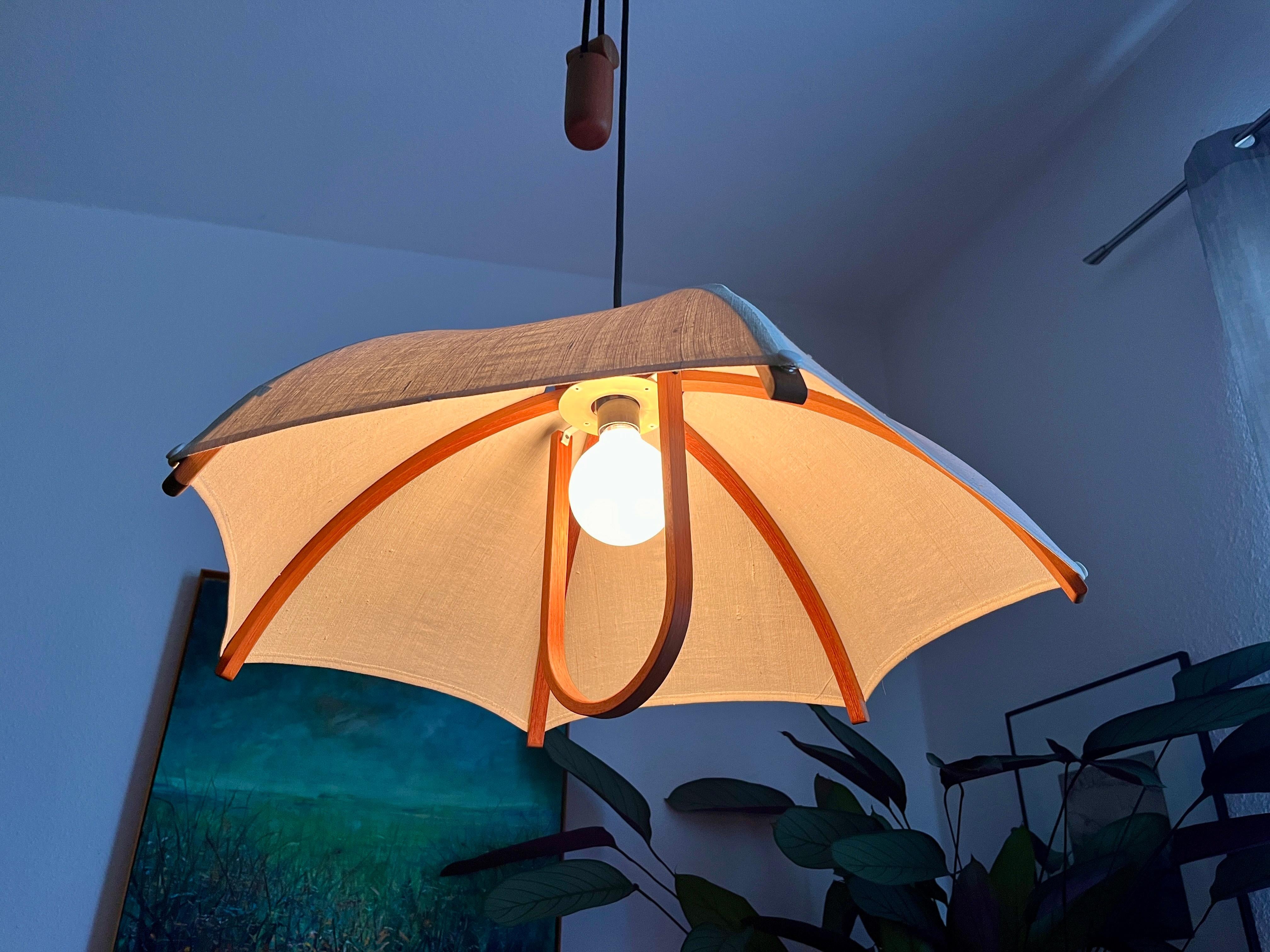 Lámpara colgante de teca by Domus Suizo en venta