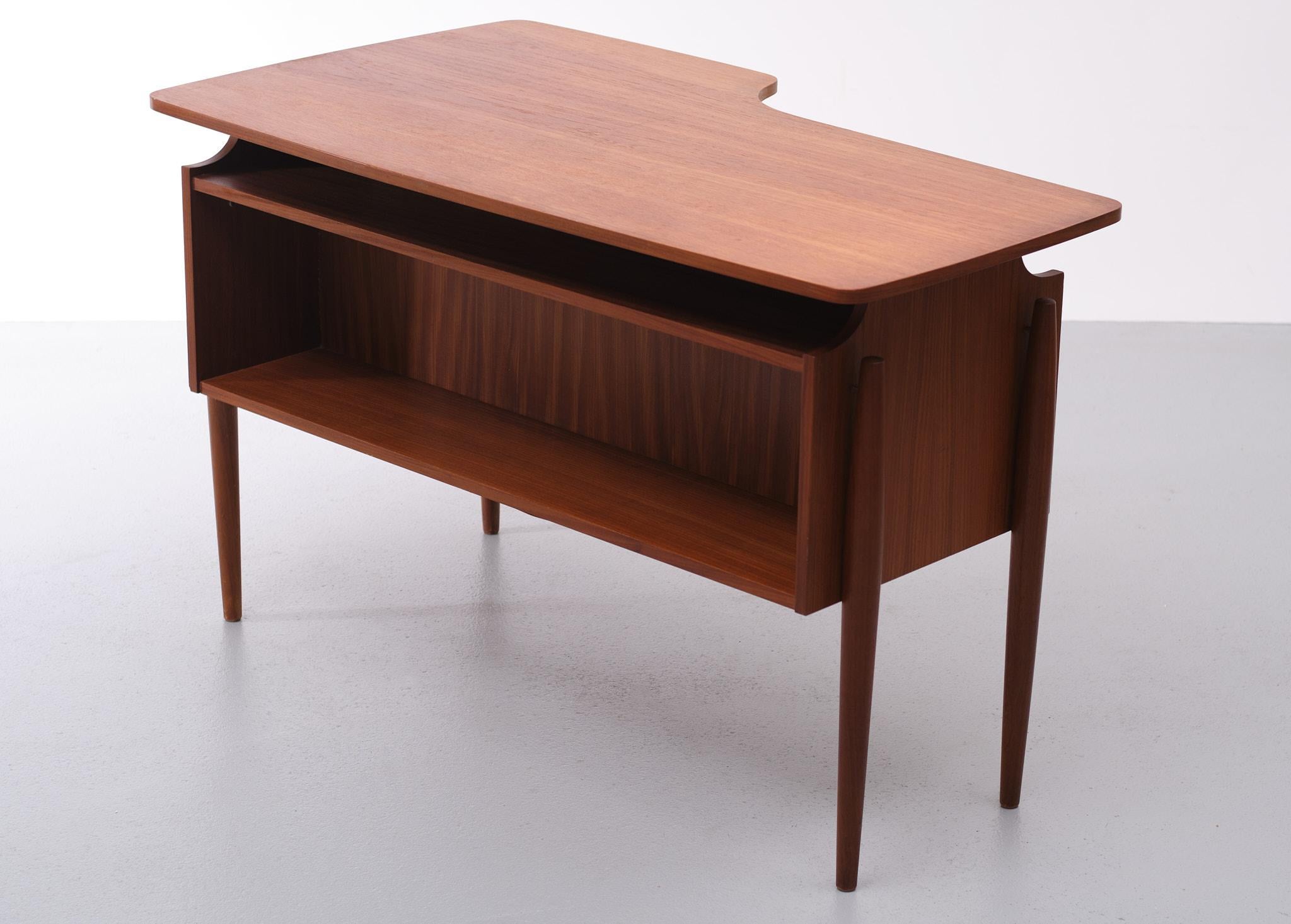 Teak Piano Shaped Desk 1960s Dutch  5