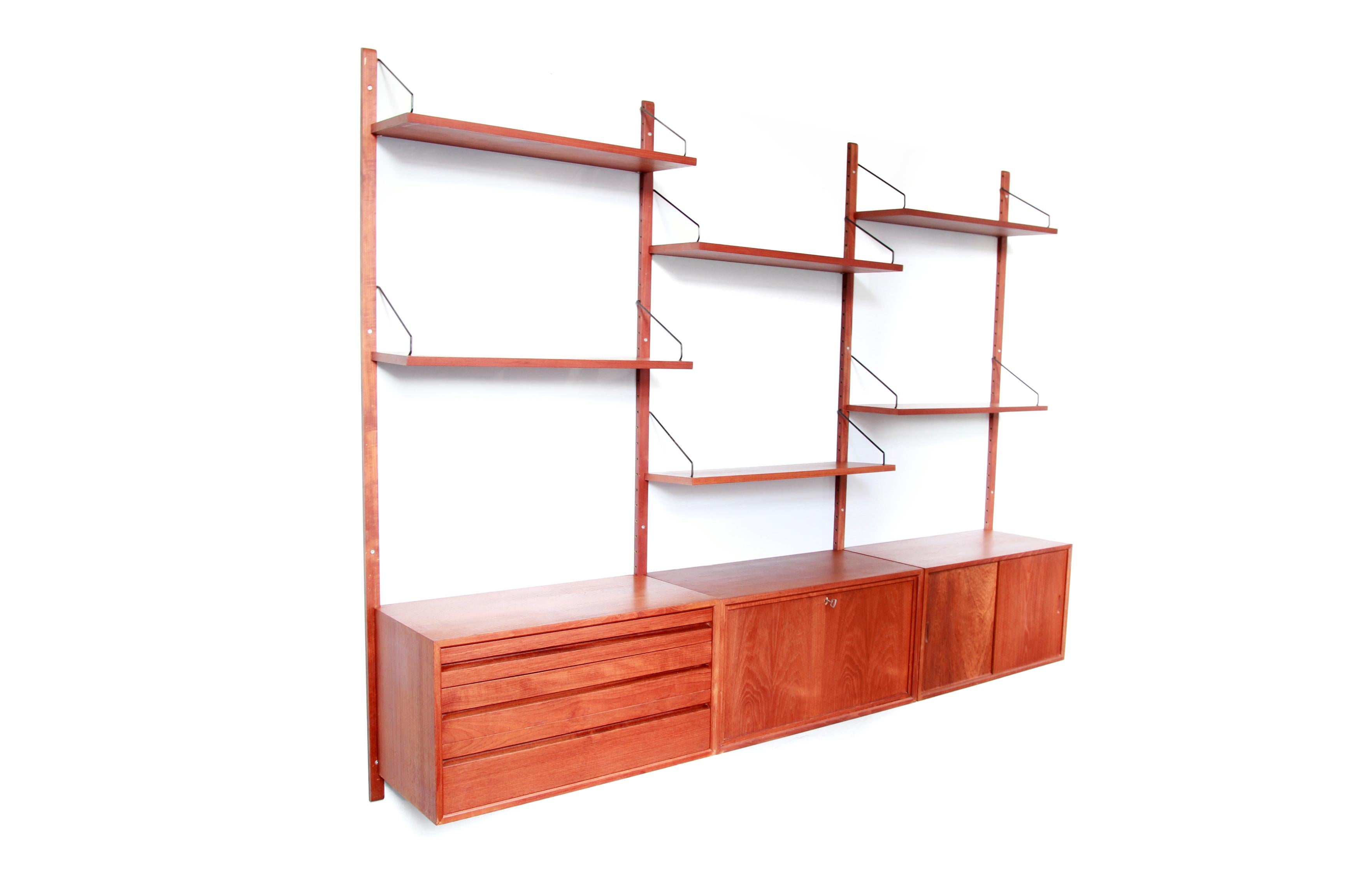 Mid-Century Modern Teak Poul Cadovius Hanging Wall System by Royal System Denmark, 1960s