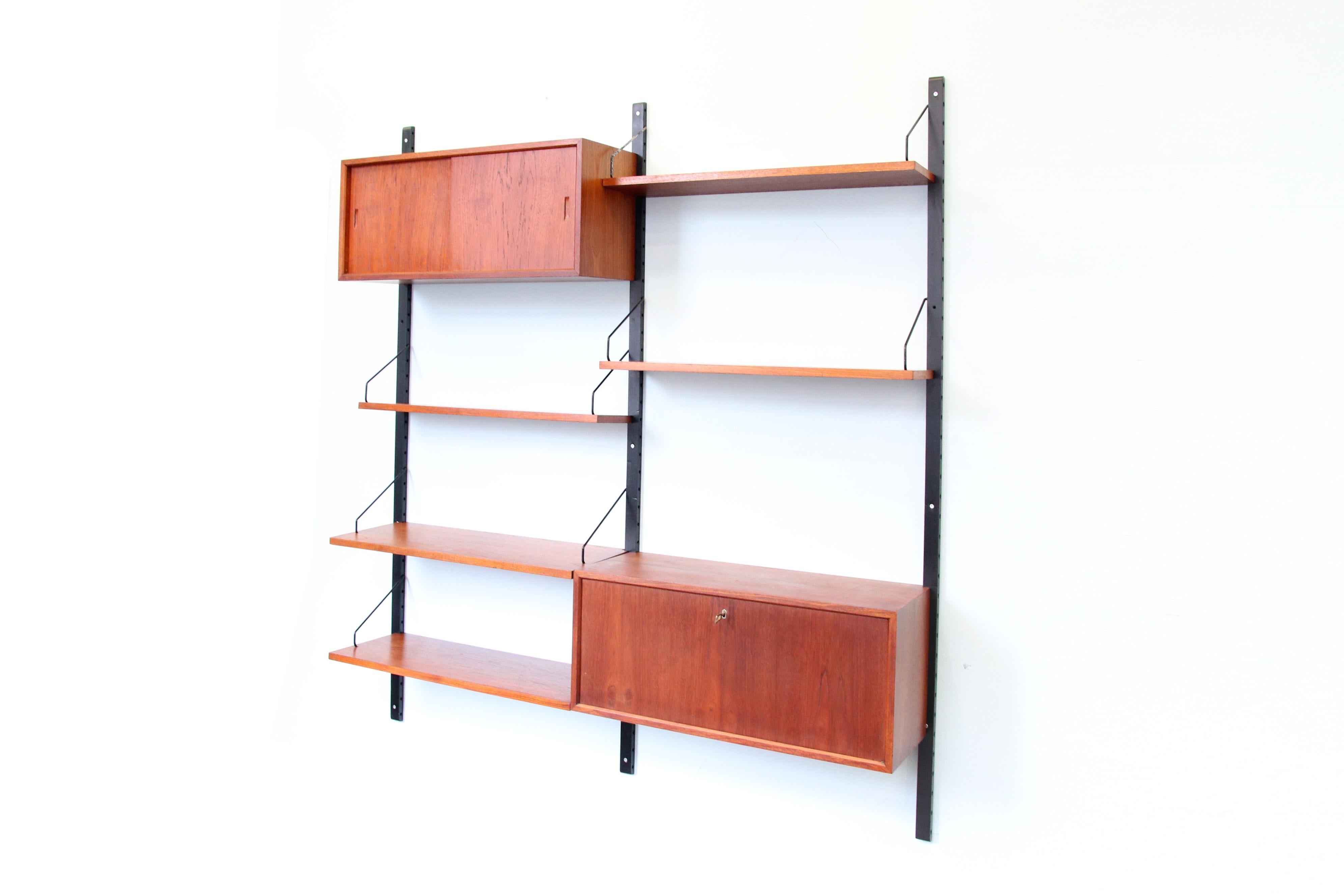 Mid-Century Modern Teak Poul Cadovius Hanging Wall System by Royal System Denmark, 1960s