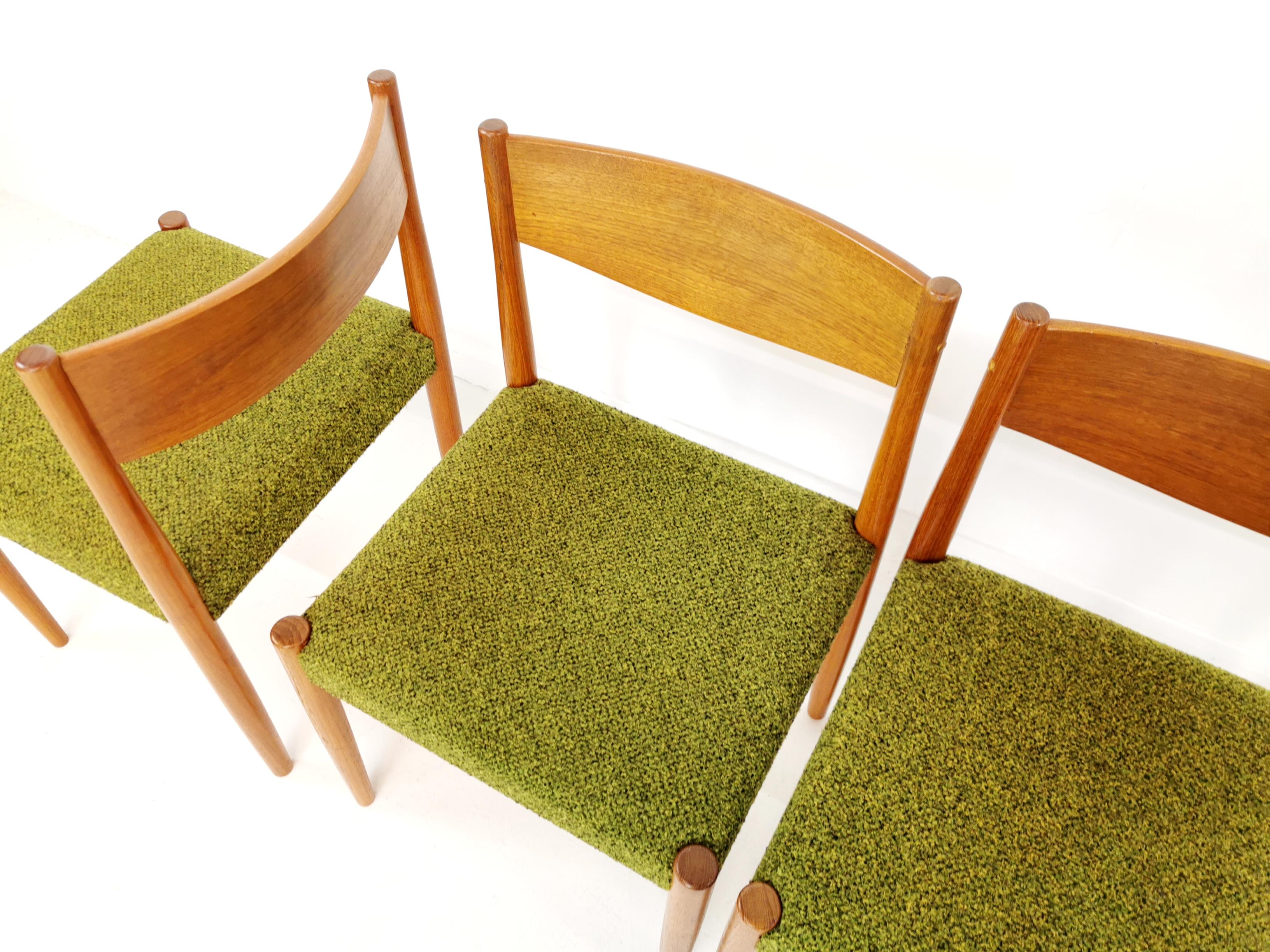 A set of four Poul M Volther teak dining chairs by Frem Røjle.
In teak, 1960s.
Very good upholstery. Excellent condition.