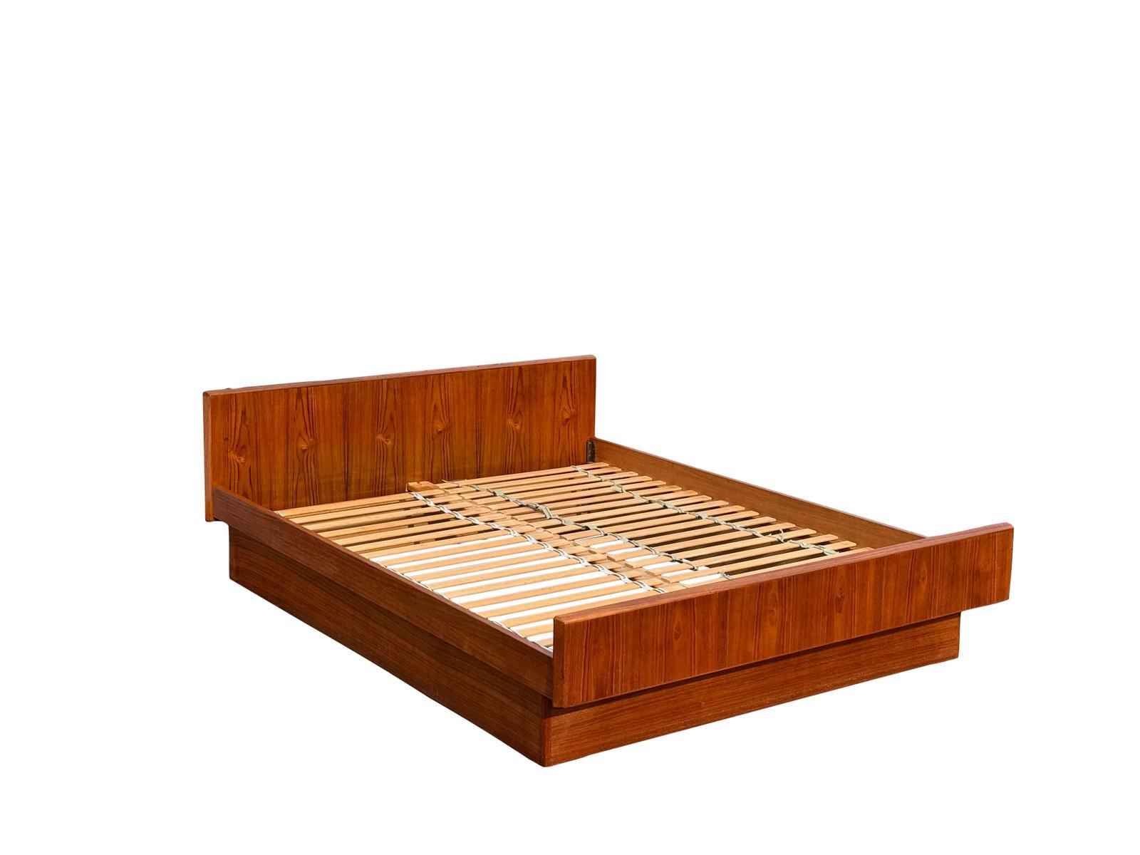 Queen size floating bedframe By Sannemanns made in Denmark 