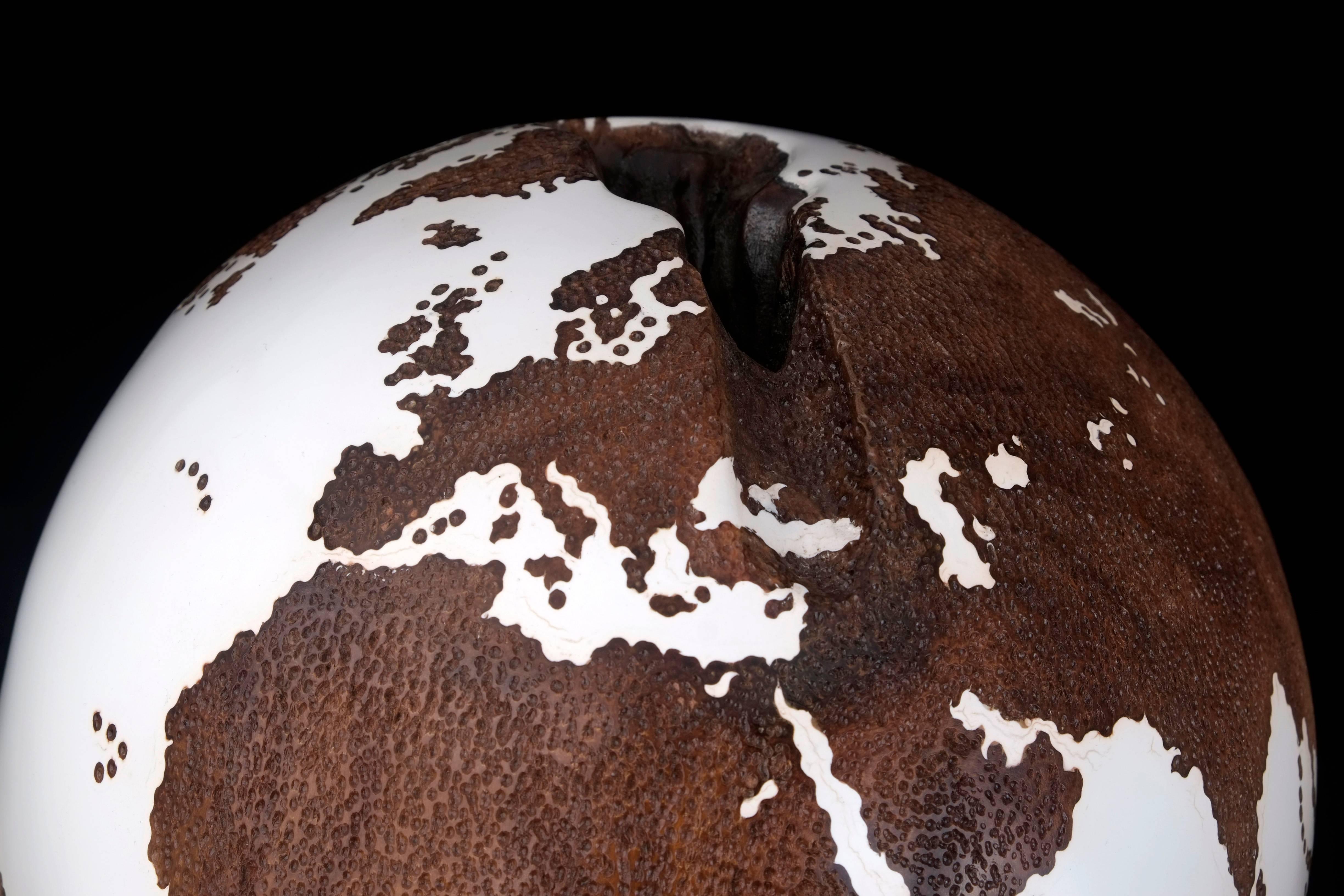 Contemporary Teak Root Globe with Acrylic White Resin and Hammered Skin Finishing 25cm For Sale