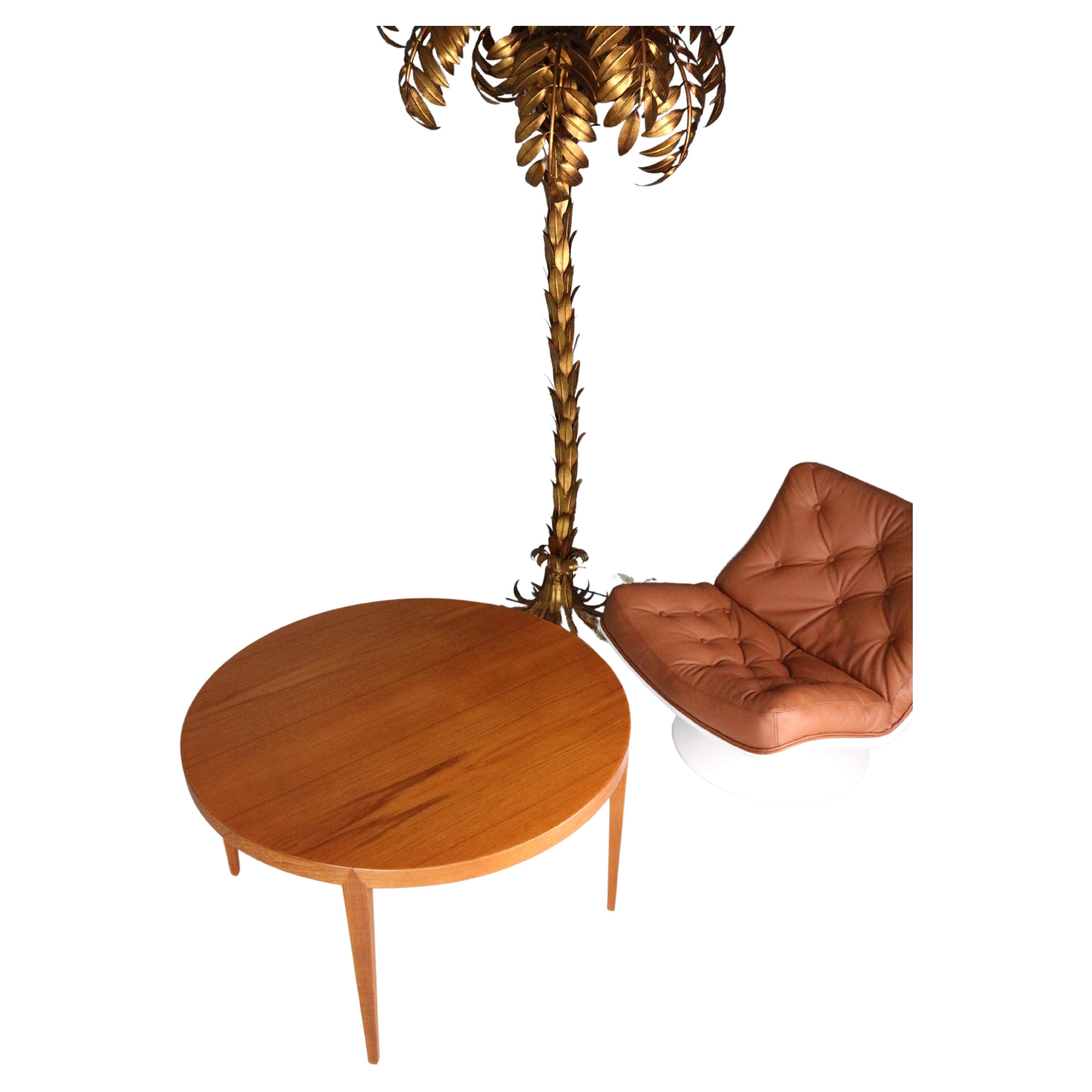 Vintage round coffee table by Severin Hansen jr, produced by Haslev Mobelfabrik and imported in the Netherlands by Dutch manufacturer Bovenkamp. Hence both marks at the bottom of the tabletop. This table is made of teak and teak wood veneer.
