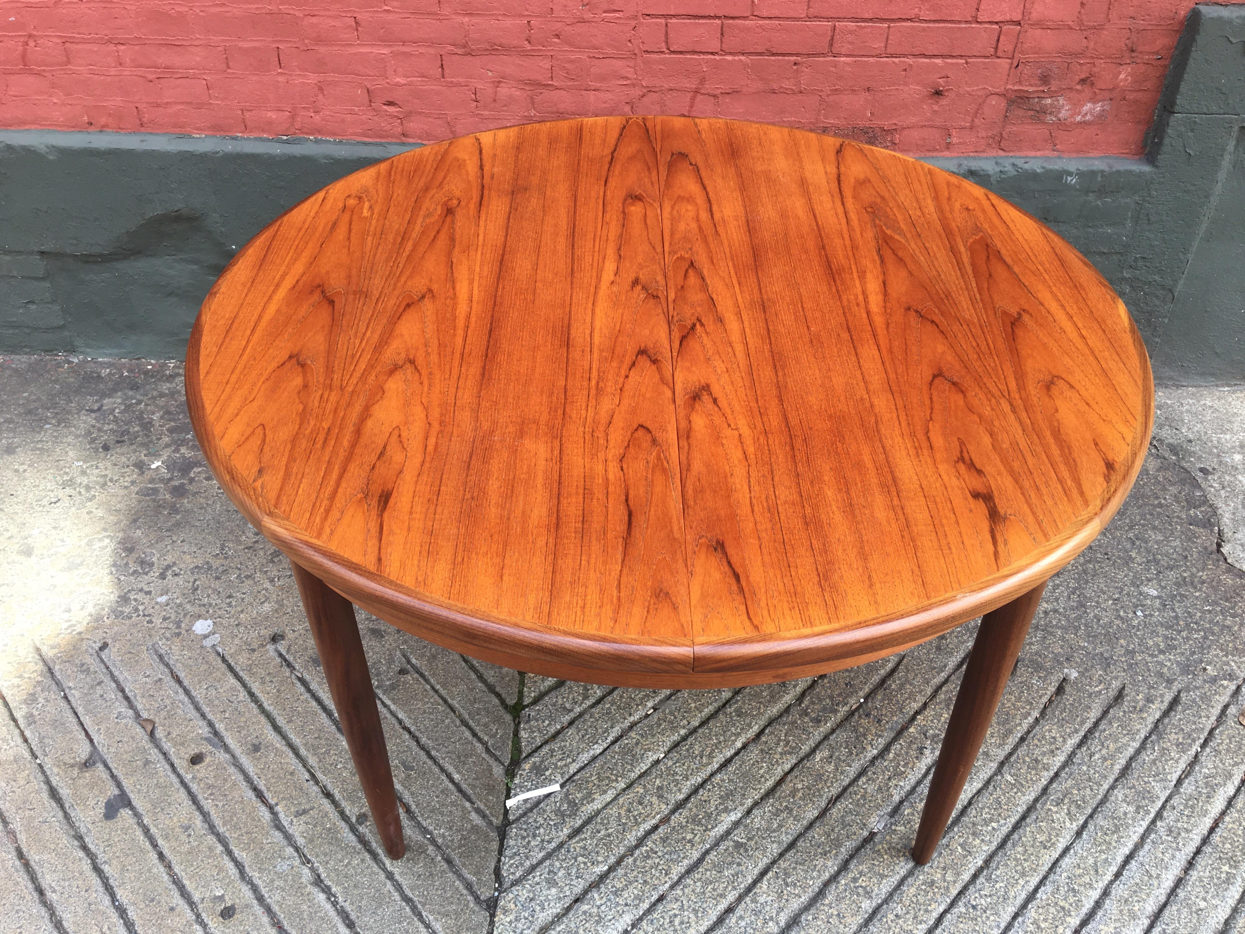 table with rounded corners