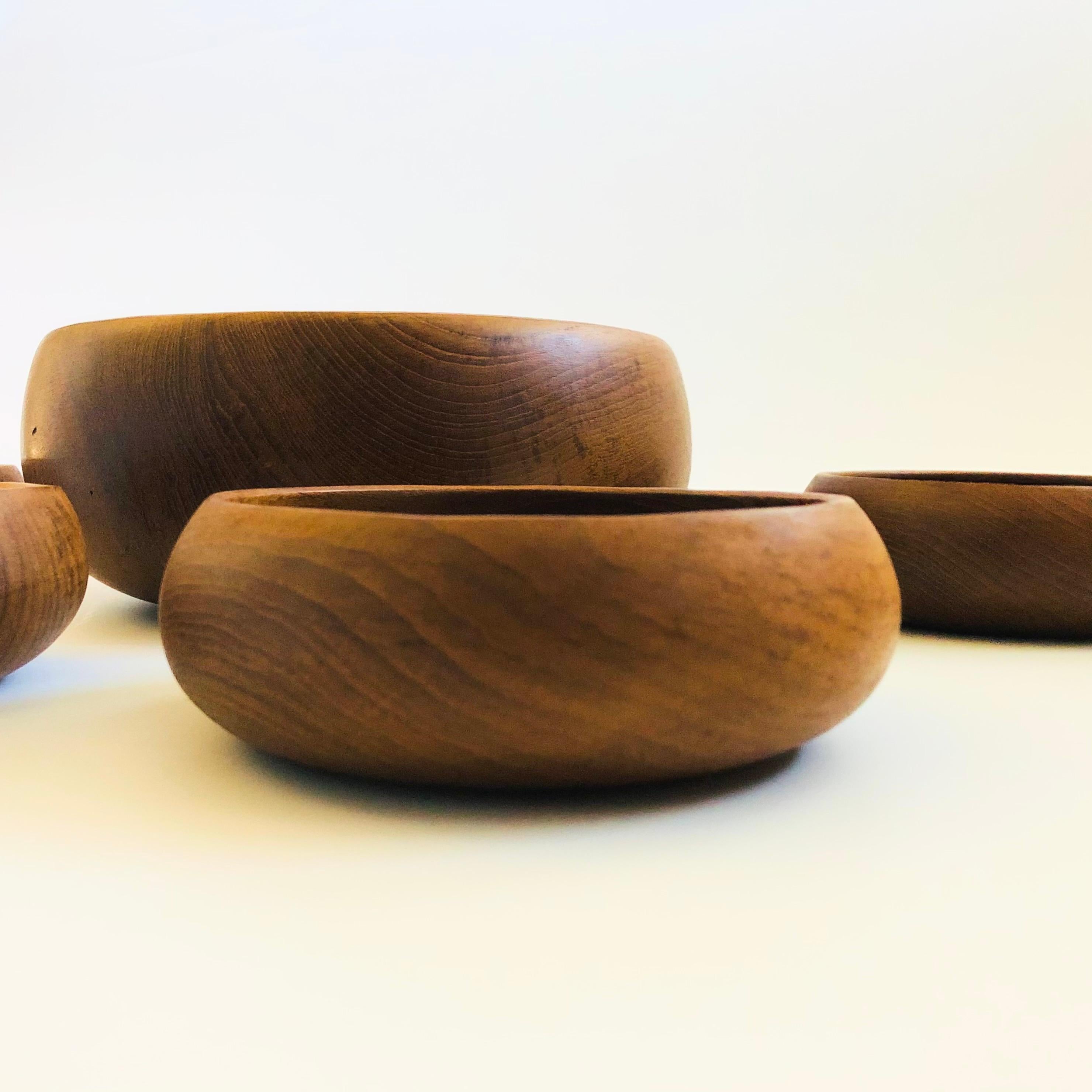Teak Salad Bowl Set - 1 Large, 4 Small For Sale 1