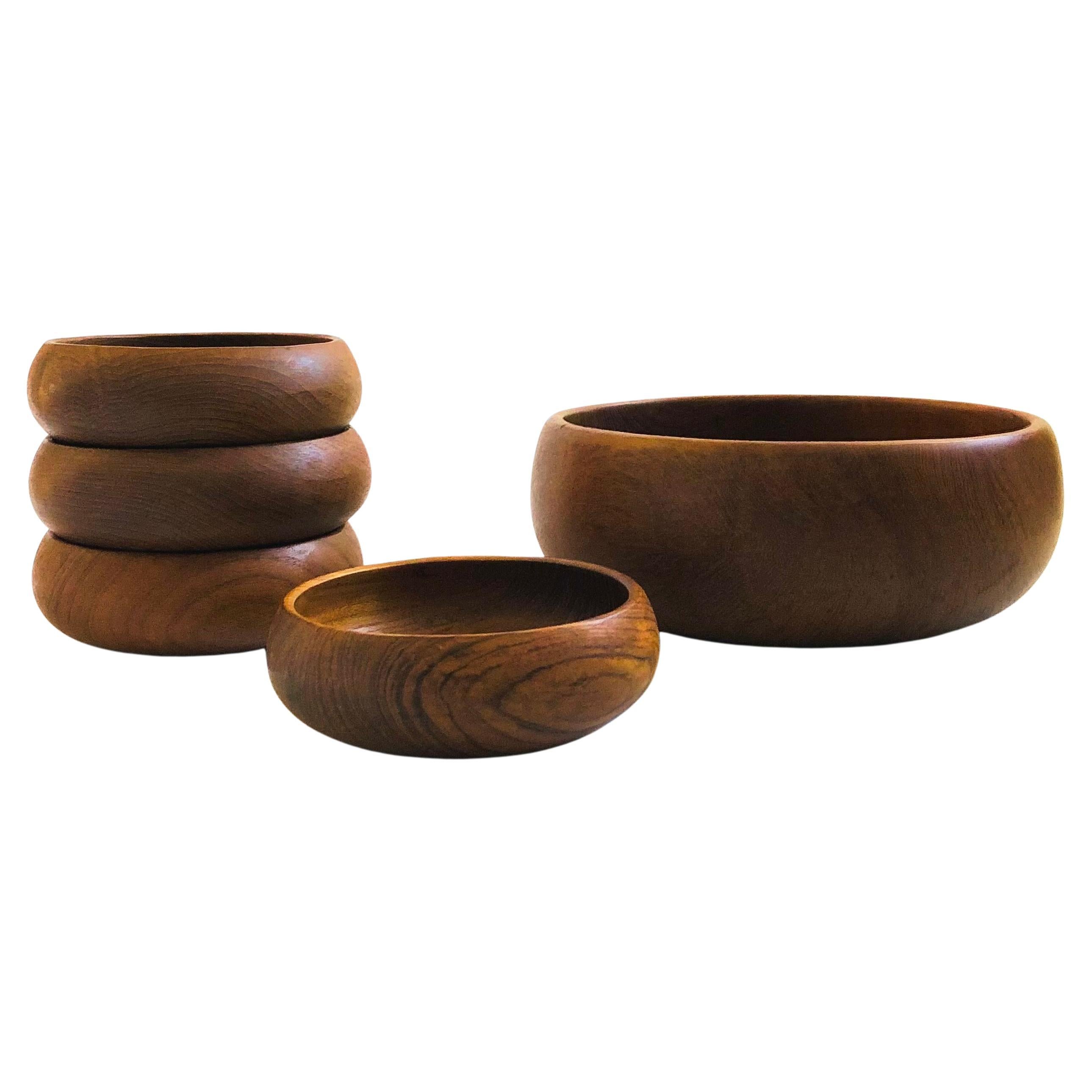 Teak Salad Bowl Set - 1 Large, 4 Small For Sale