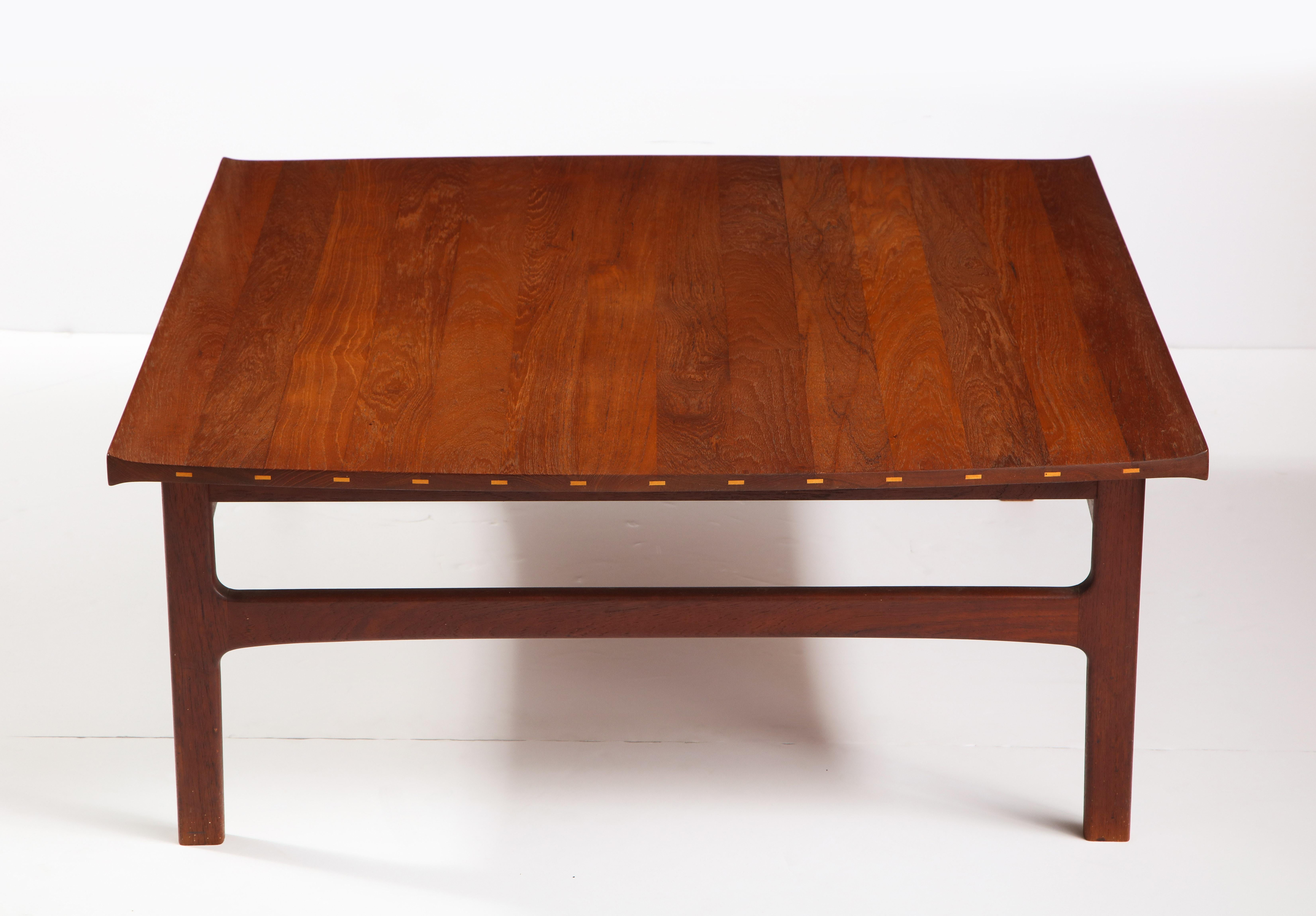 Teak Scandinavian Modern Coffee Table, Denmark 1960s In Good Condition For Sale In New York, NY