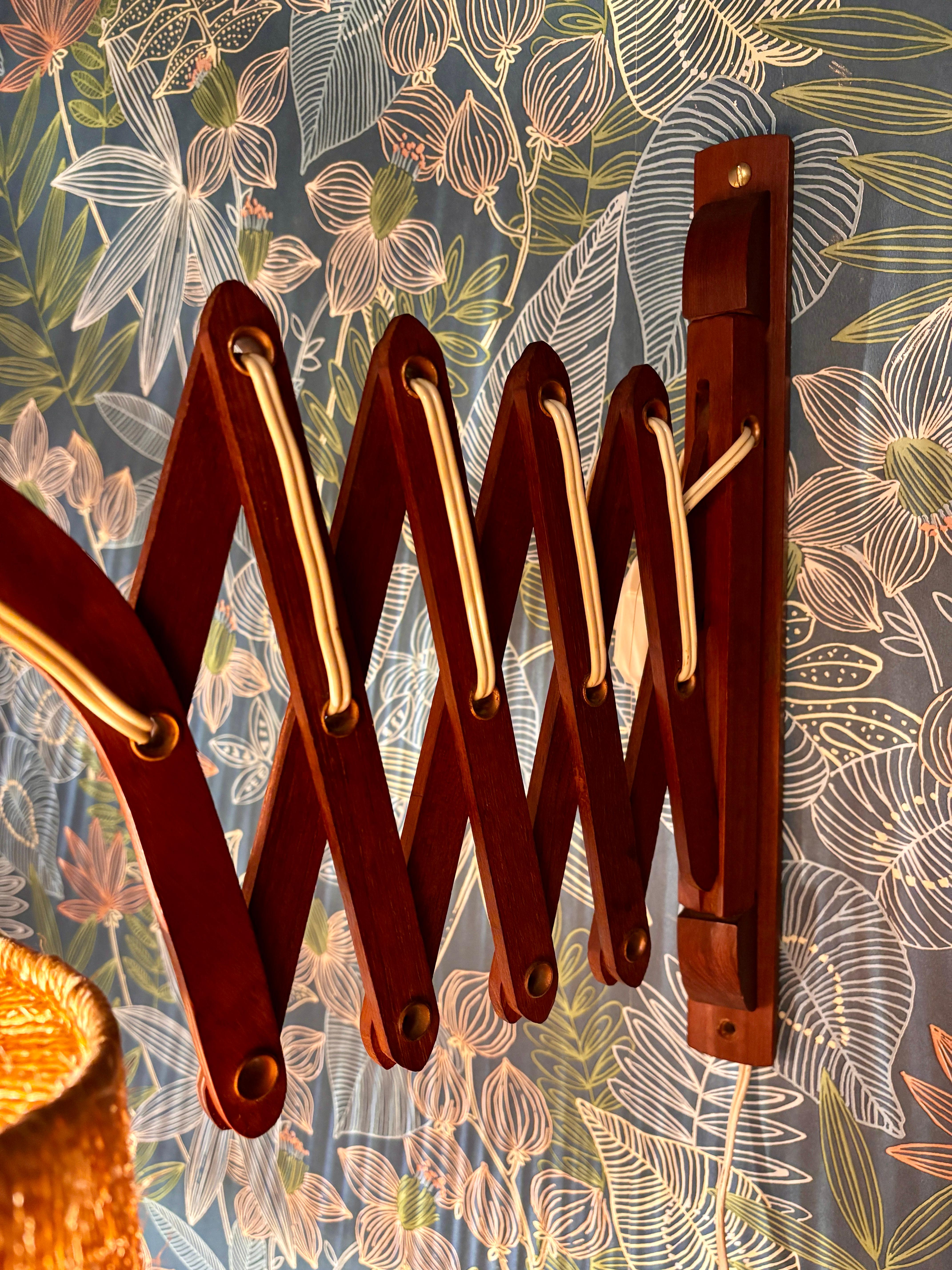 Mid-Century Modern Teak scissor wall lamp by Ib Fabiensen for Fog and Morup For Sale
