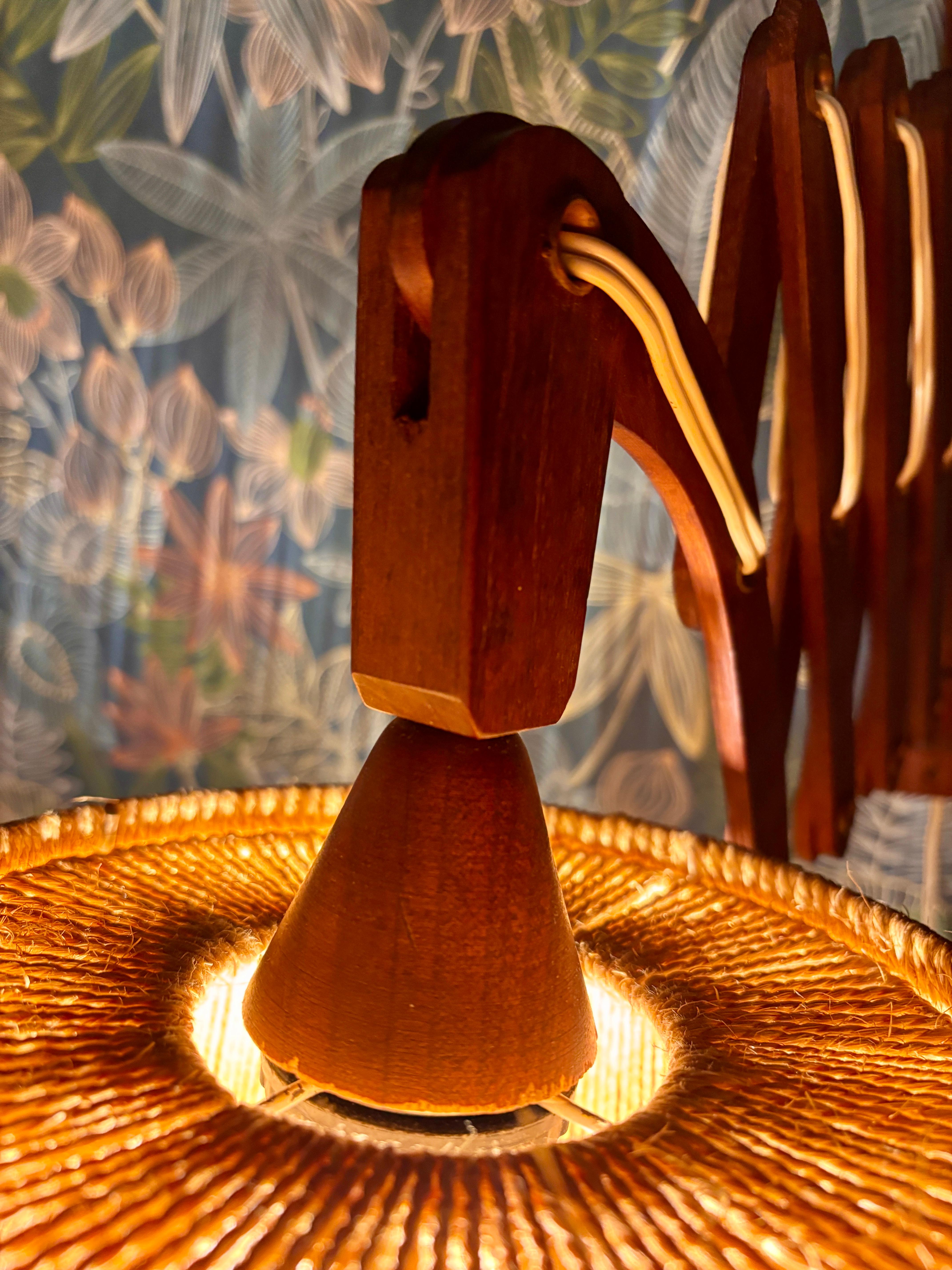 Teak scissor wall lamp by Ib Fabiensen for Fog and Morup In Good Condition For Sale In Hannover, DE