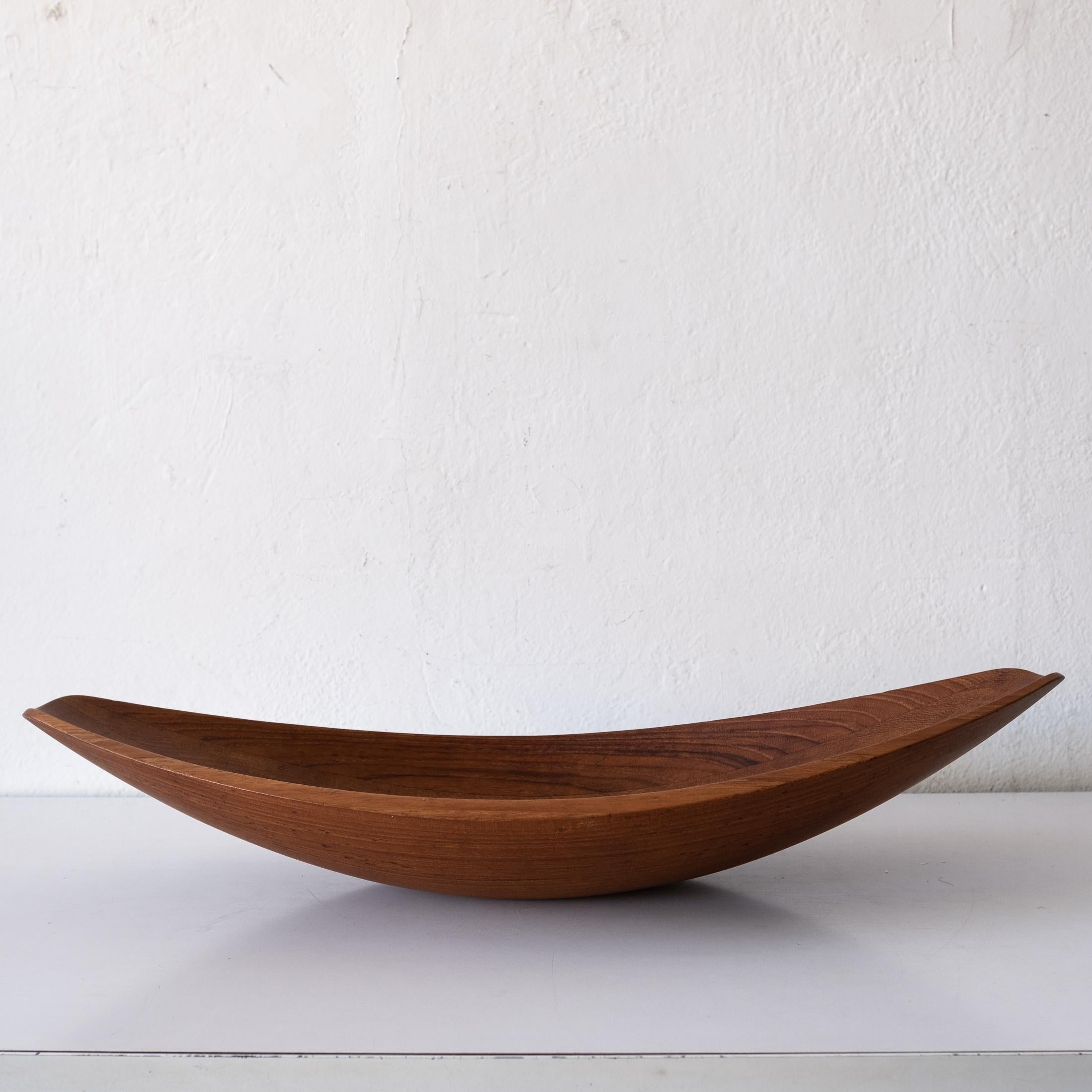 Mid-20th Century Teak Sculptural Canoe Bowl by Jens Quistgaard for Dansk