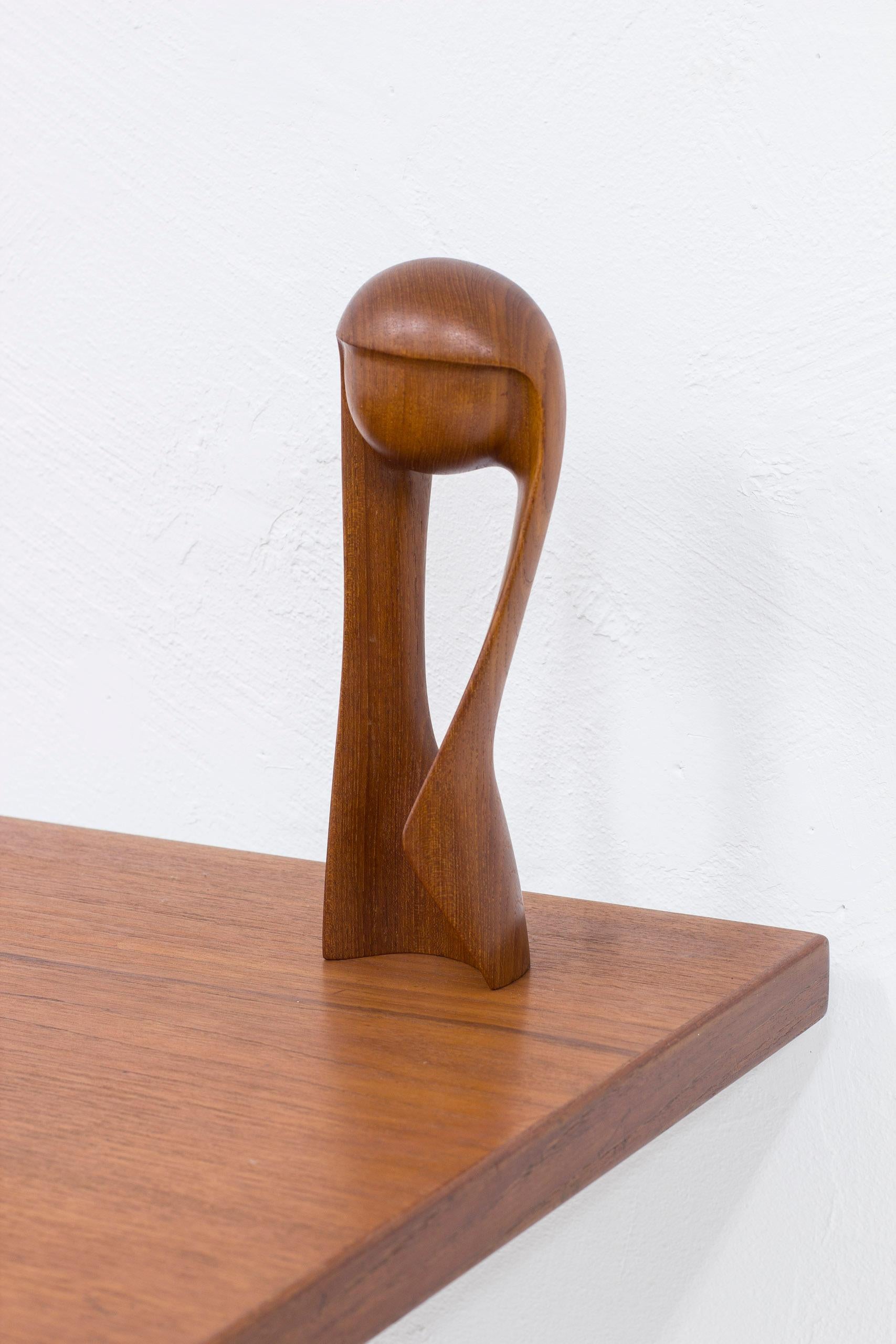 Sculpture made by Simon Randers. Produced in Denmark during the 1950s. Hand sculpted out of solid teak. Very good vintage condition with slight age related wear and patina.



Designer: Simon Randers

Manufacturer: Simon Randers

Year: