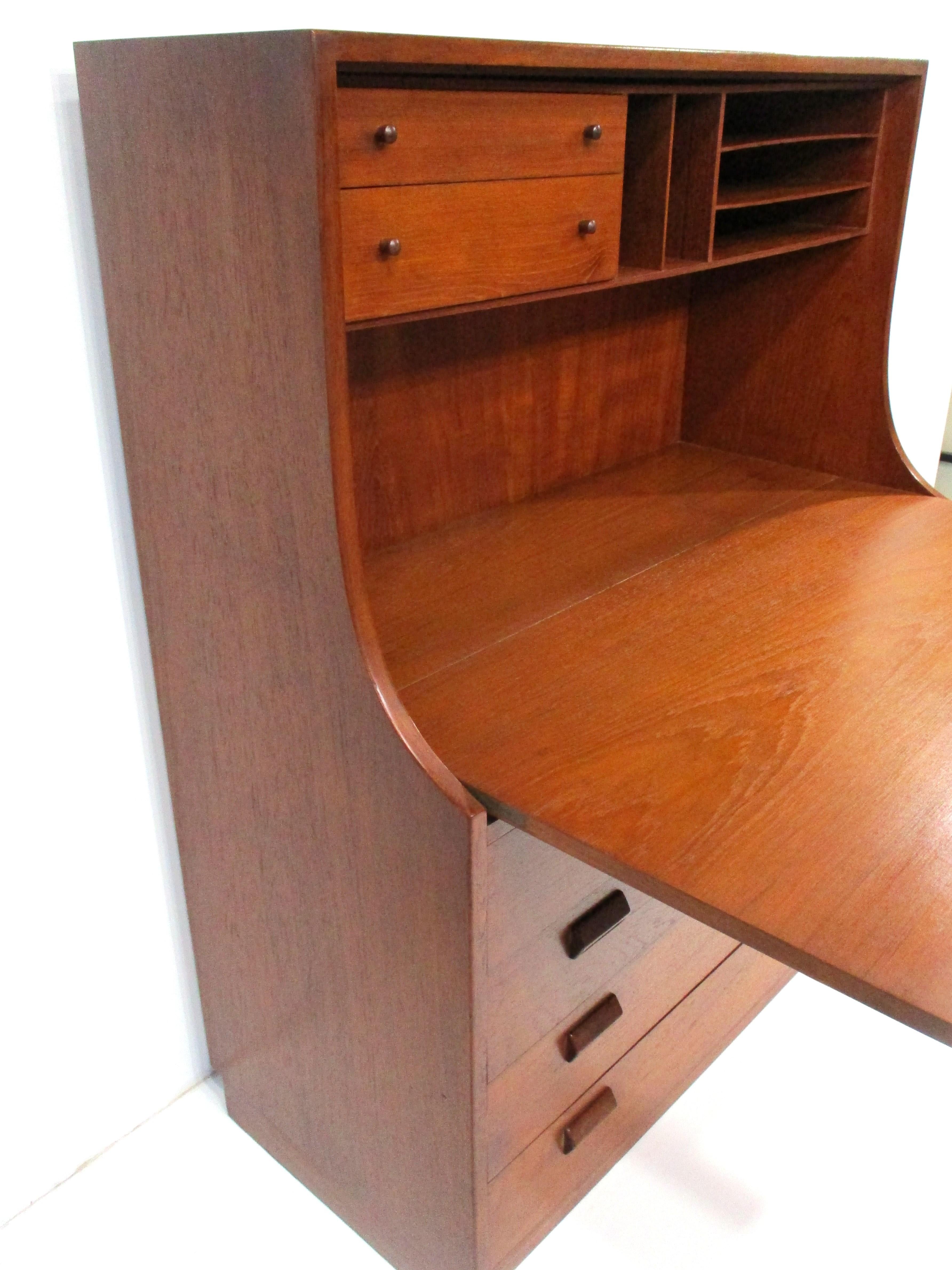 Cassettone in teak di Borg Mogensen per Soborg Danimarca in vendita 2