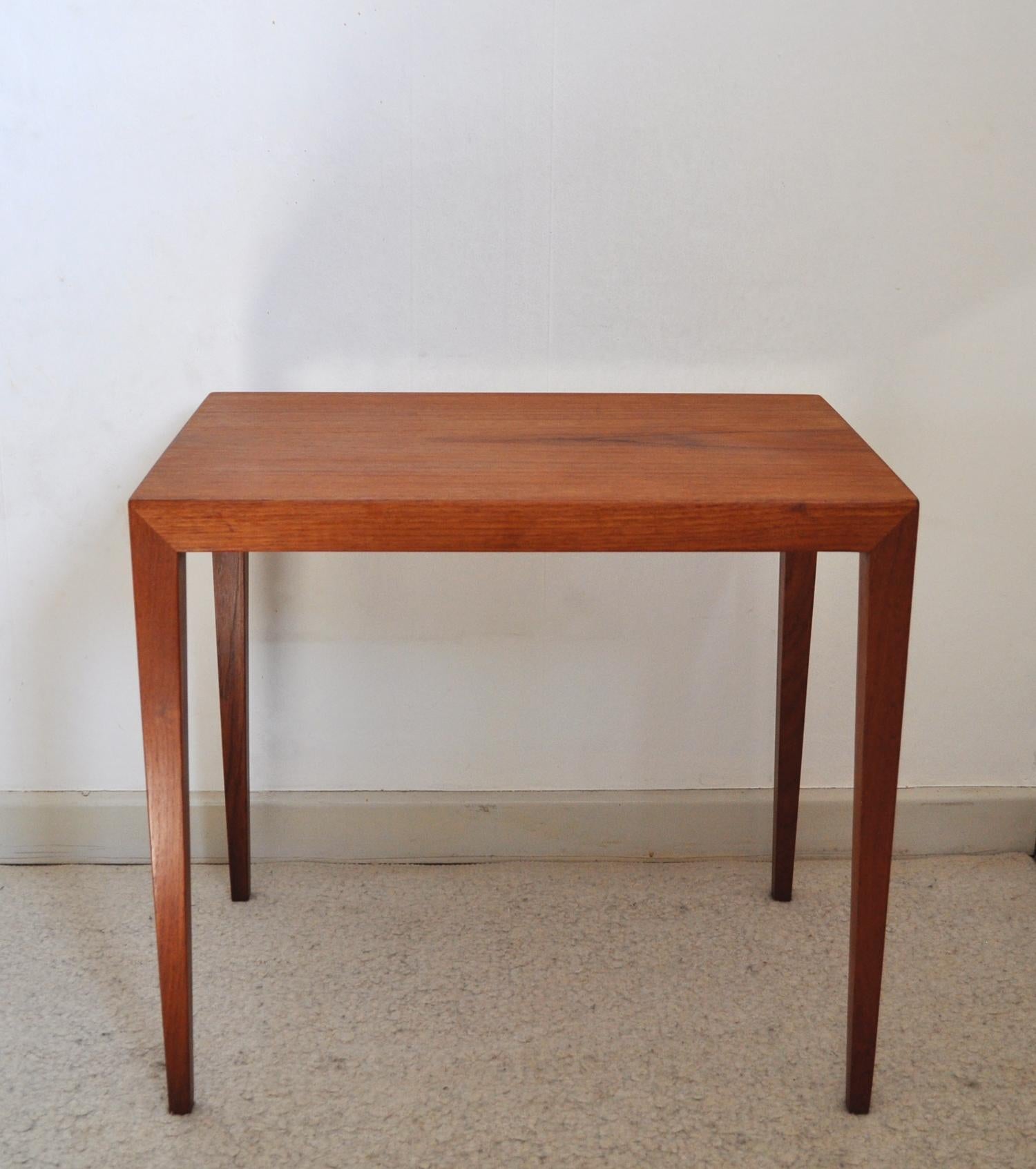 Beautiful teak side table. Designed by Severin Hansen Jr. in the 1960s and manufactured by Haslev Møbelsnedkeri in the same period. 

Good vintage condition.

Dimensions:
52 H x 57 W x 37 D cm.