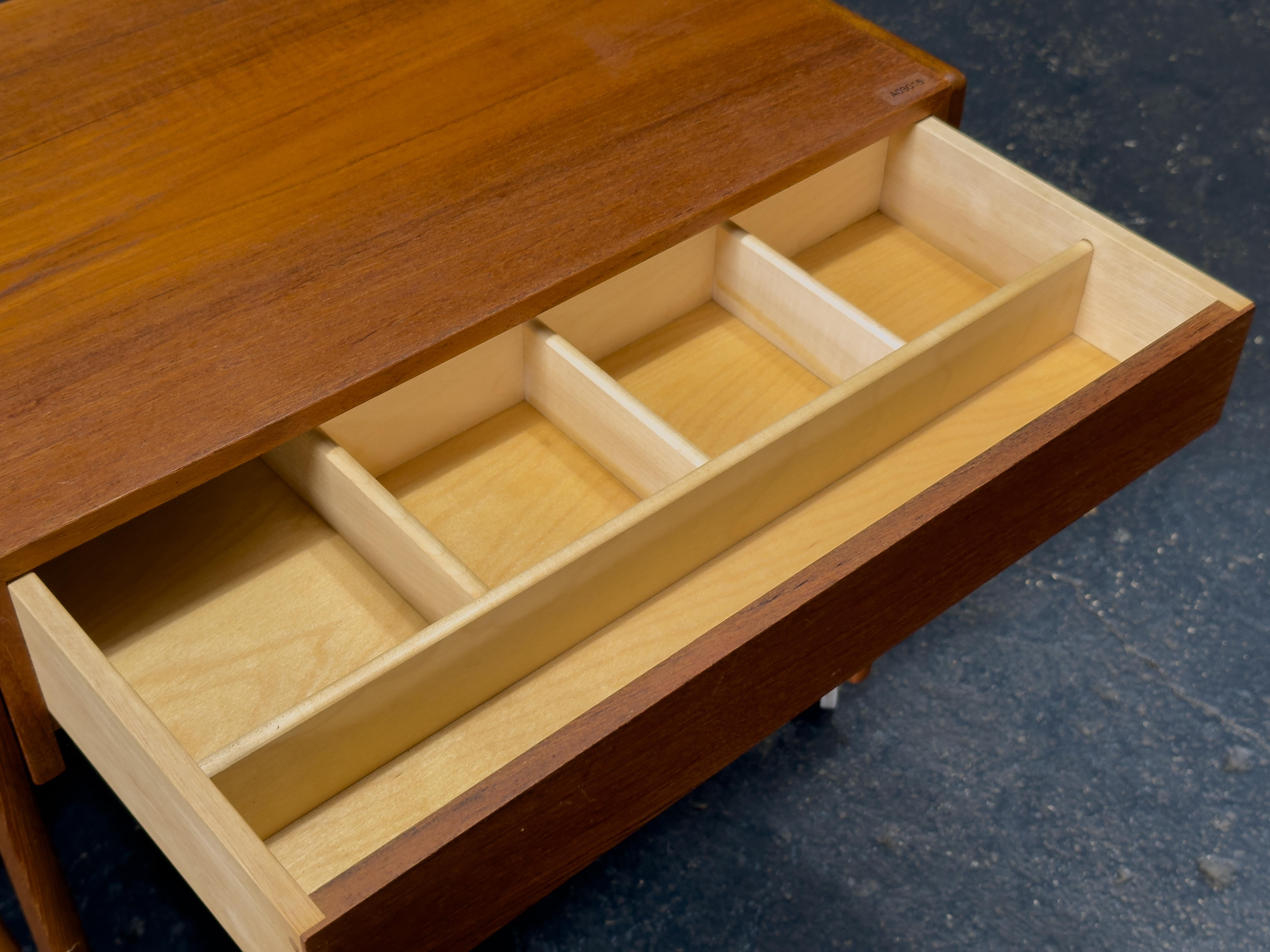 Tavolo da cucito in teak in vendita 4