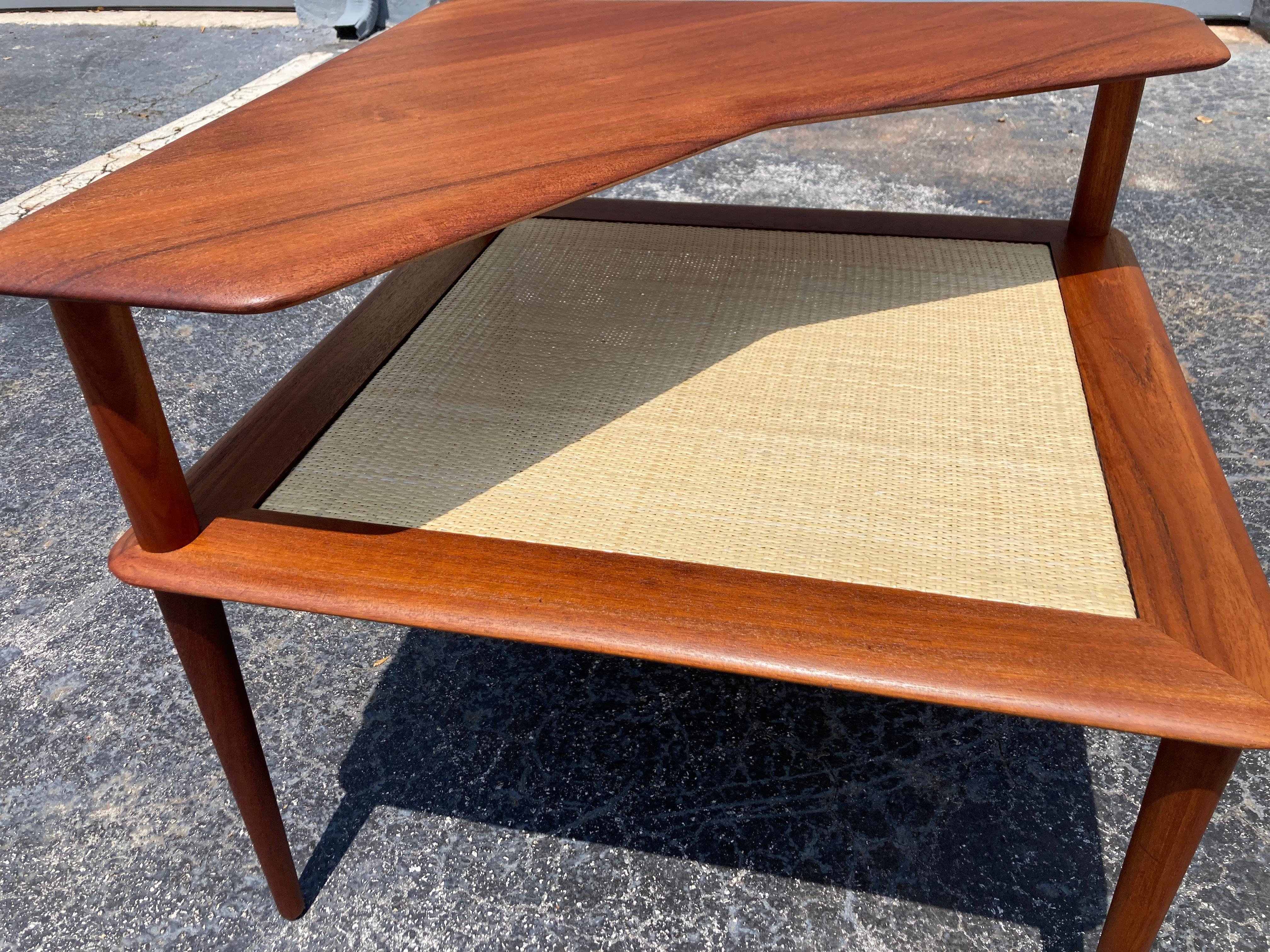 Teak Side Table by Hvidt & Mølgaard for France & Son, Denmark, Mid Century  In Good Condition For Sale In Miami, FL