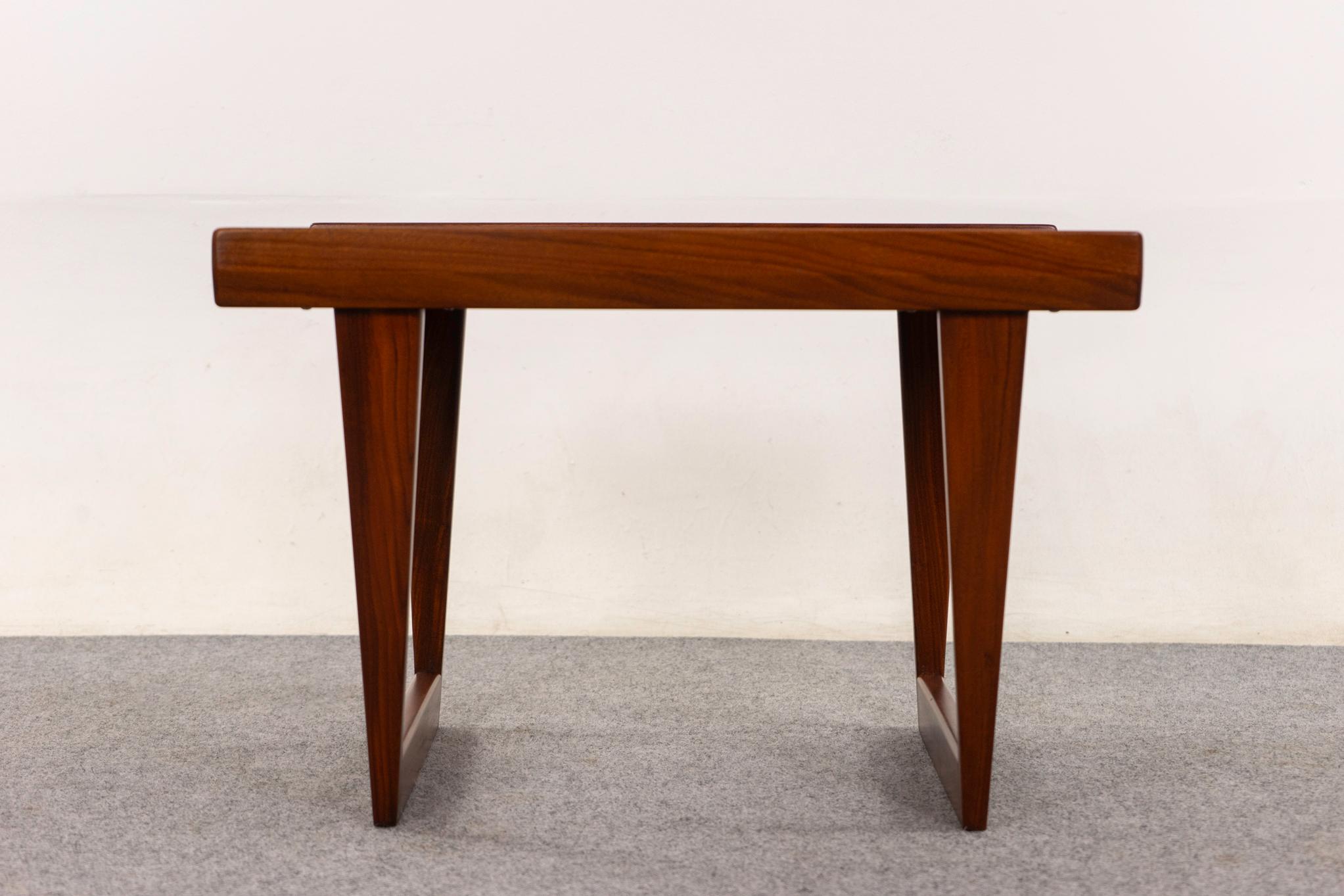 Table d'appoint en teck de Peter Lovig Nielsen en vente 2