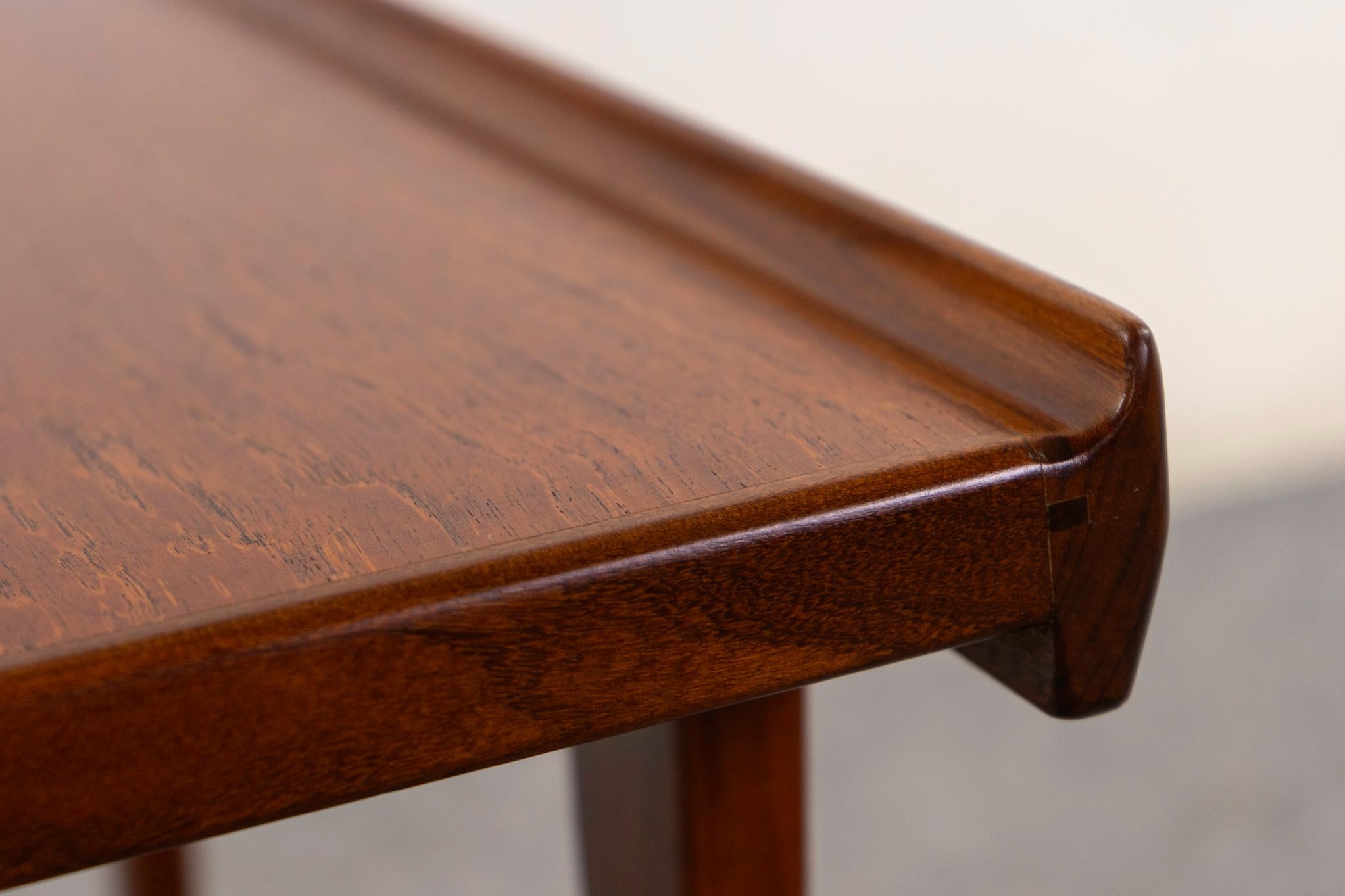 Table d'appoint en teck de Peter Lovig Nielsen en vente 1