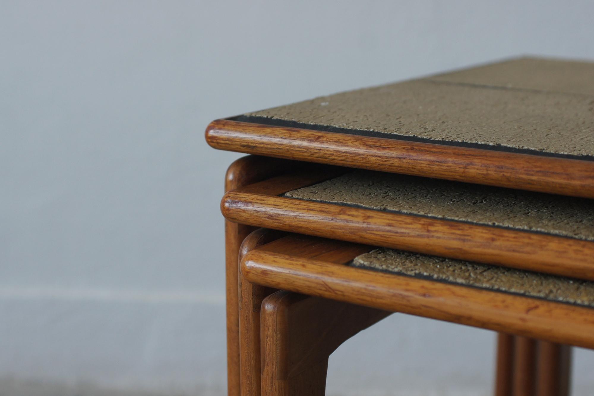 Tavolini in teak di Trioh, anni '60, Set di 3 in vendita 6