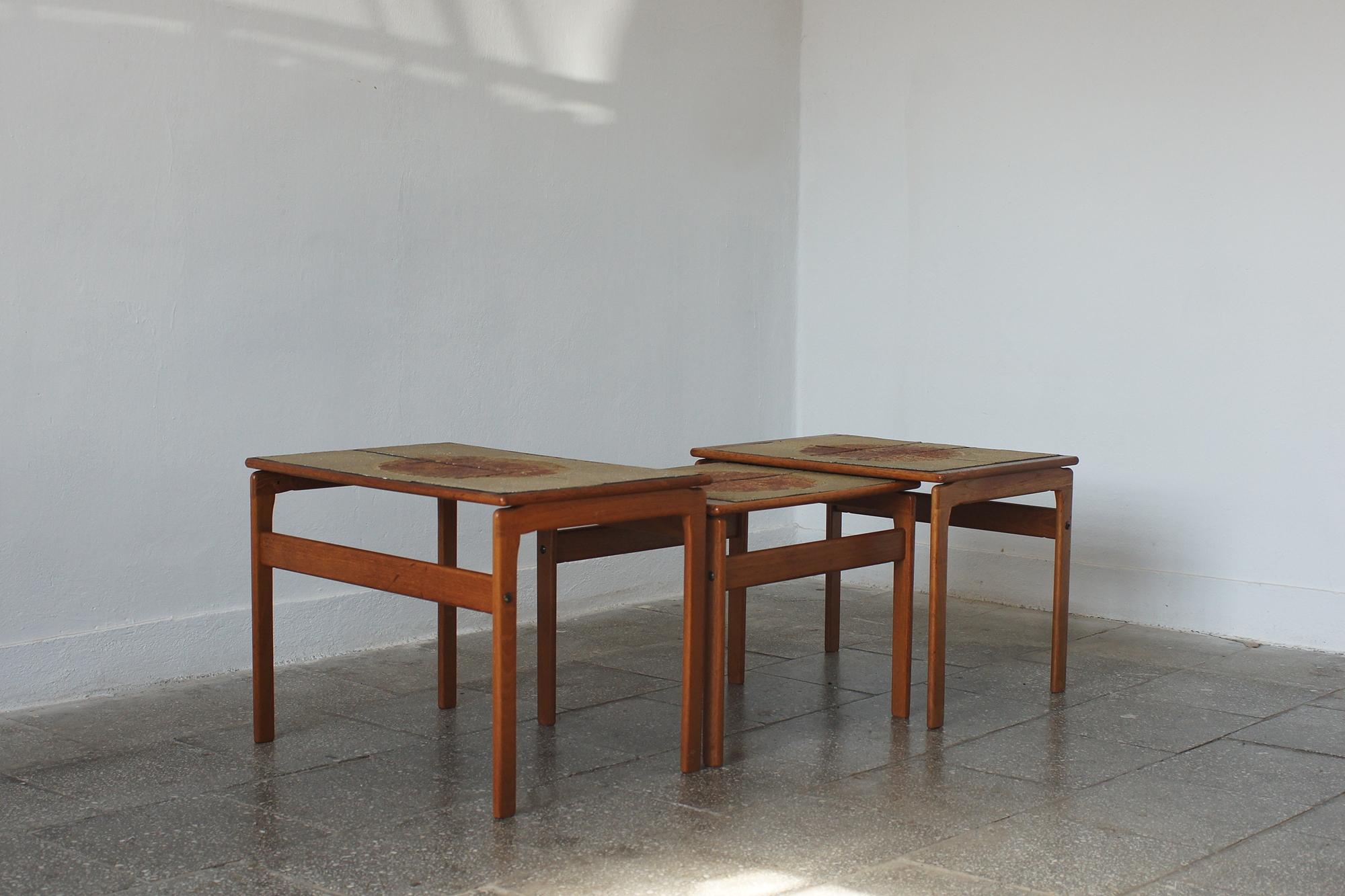 Scandinavo moderno Tavolini in teak di Trioh, anni '60, Set di 3 in vendita