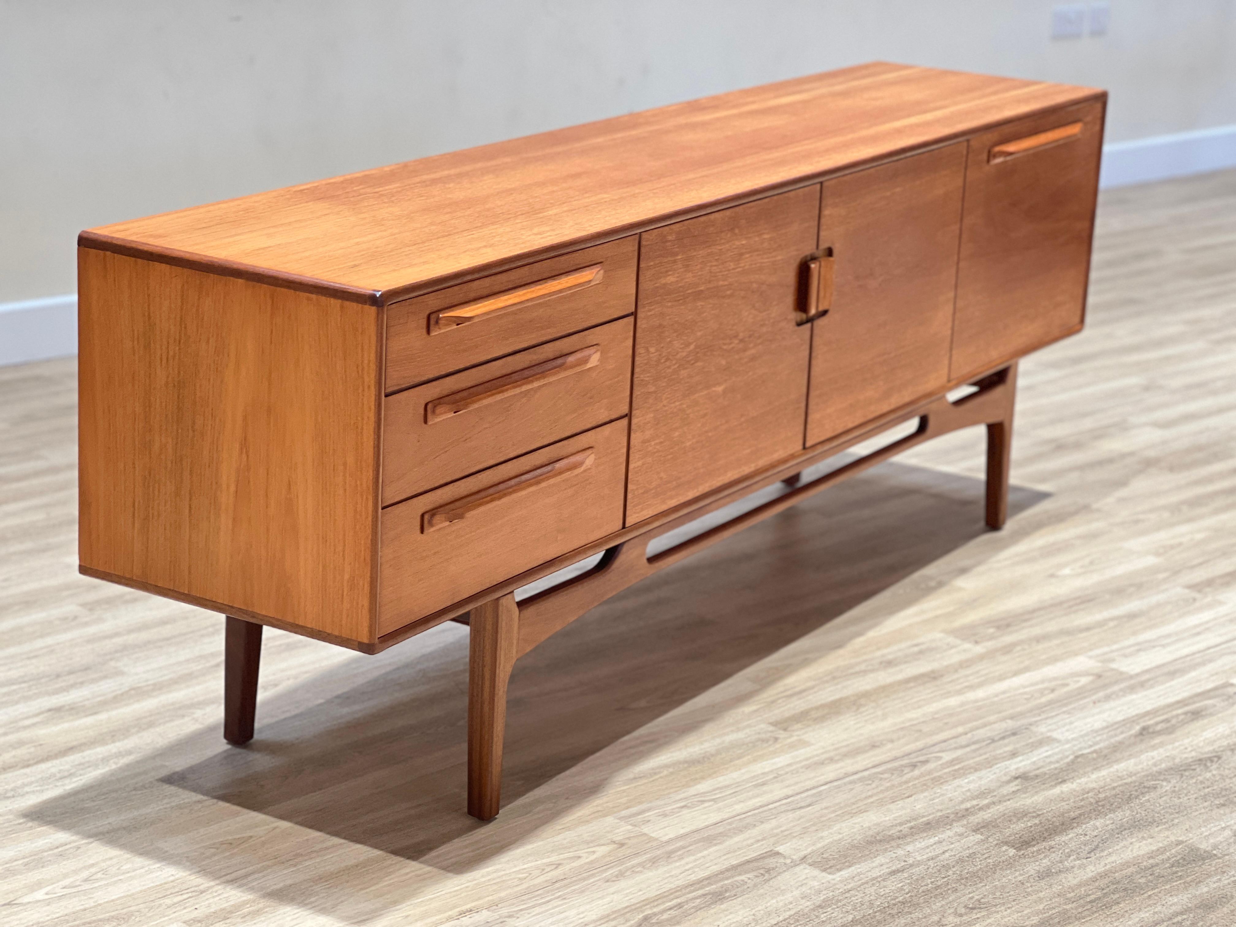 Teak sideboard by Beithcraft 12