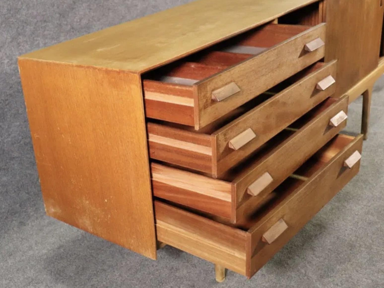 Mid-Century moderno Teak Sideboard by E. Gomme for G-Plan in vendita