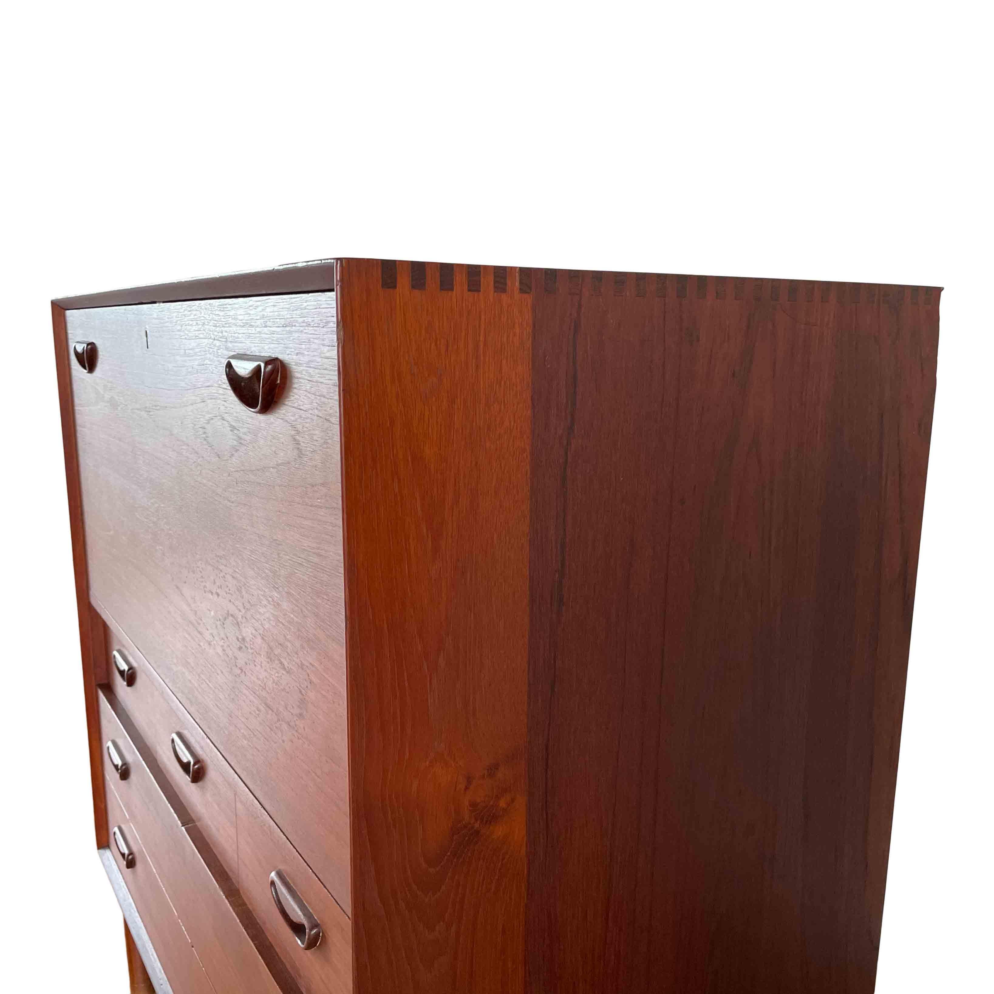 Teak Credenza in teak di Hvidt & Mølgaard-Nielsen per Søborg Møbelfabrik, Danimarca, anni '50 in vendita