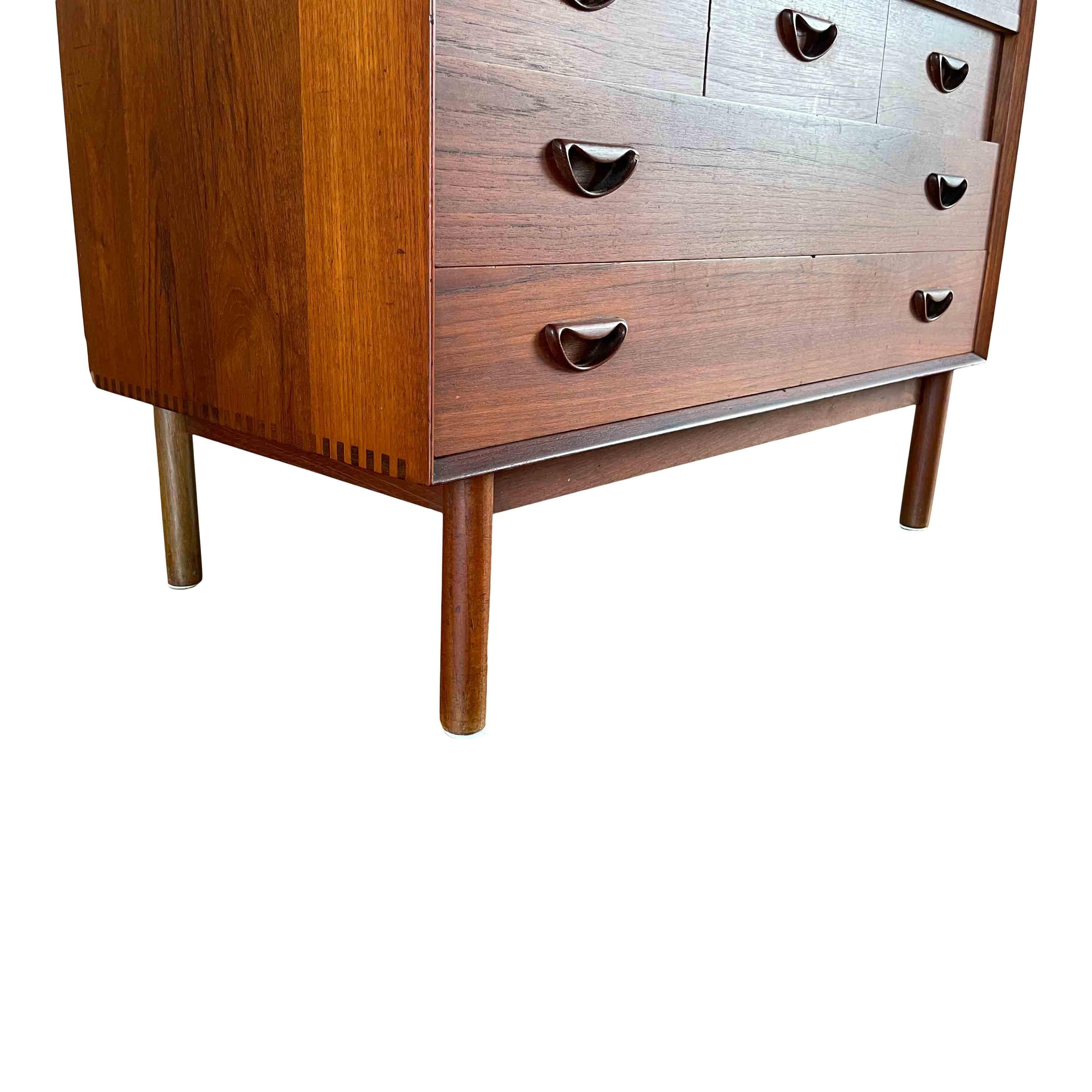 Credenza in teak di Hvidt & Mølgaard-Nielsen per Søborg Møbelfabrik, Danimarca, anni '50 in vendita 1