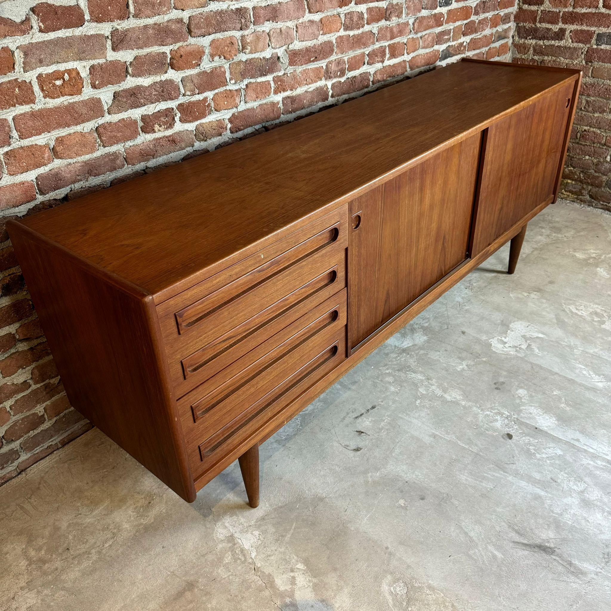 Teak sideboard by Johannes Andersen for Uldum, Denmark 1960 For Sale 1