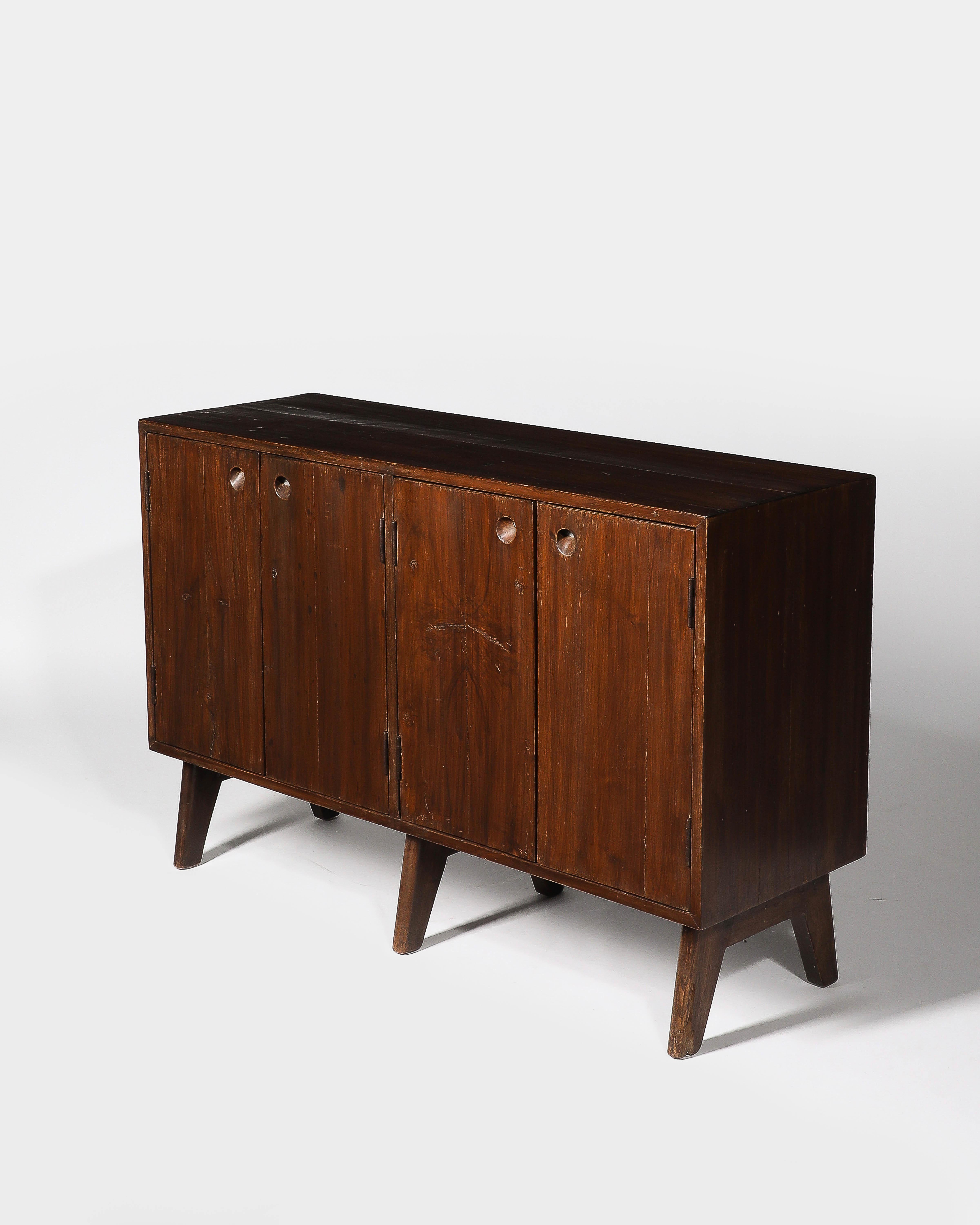 Anrichte aus Teakholz von Pierre Jeanneret für die Verwaltungsbüros in Chandigarh, ca. 1958 (Mitte des 20. Jahrhunderts) im Angebot