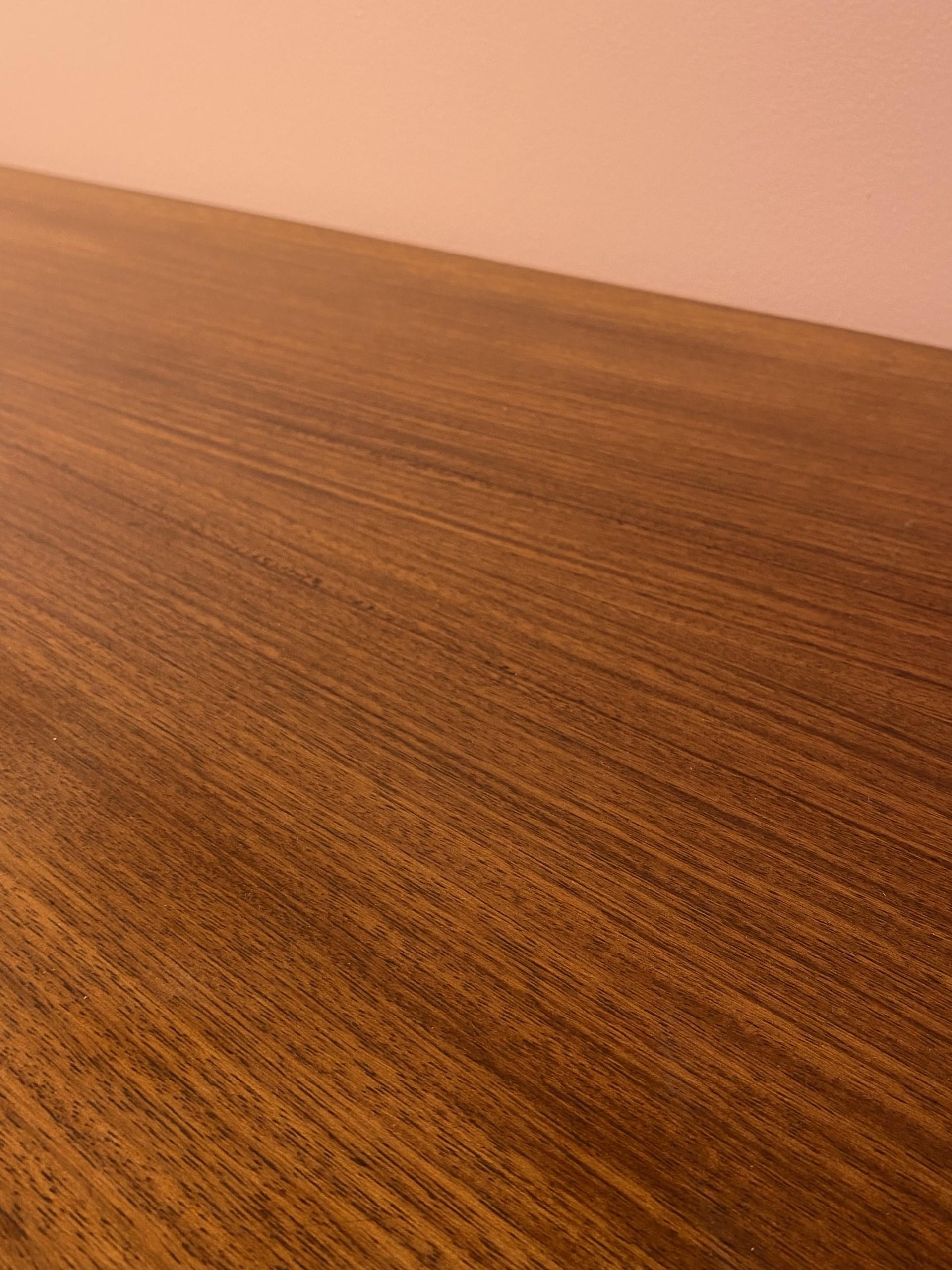 Anrichte aus Teakholz von Victoria möbel, Schweizer Design, CIRCA 1960 im Angebot 3