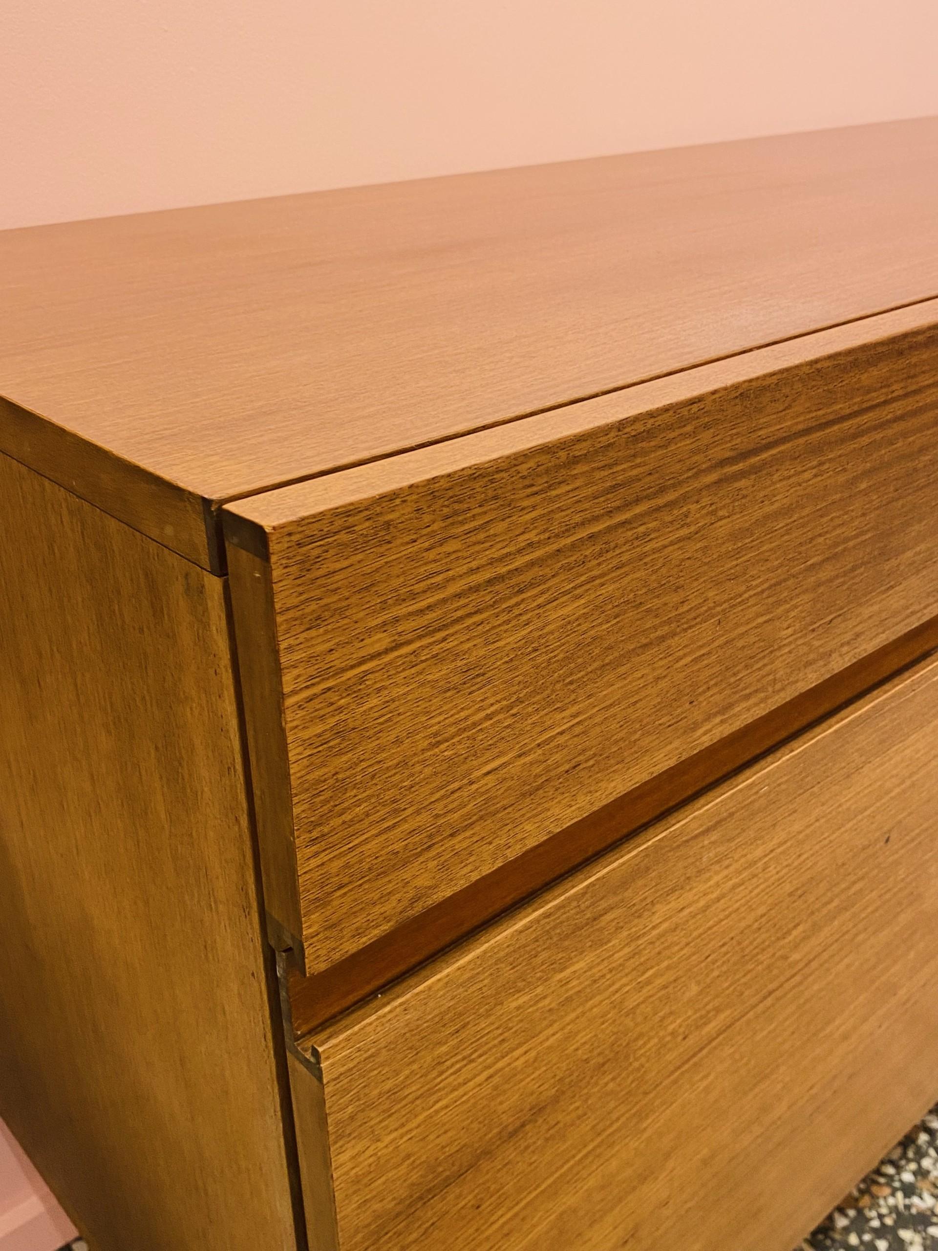 Anrichte aus Teakholz von Victoria möbel, Schweizer Design, CIRCA 1960 im Zustand „Gut“ im Angebot in Renens, CH