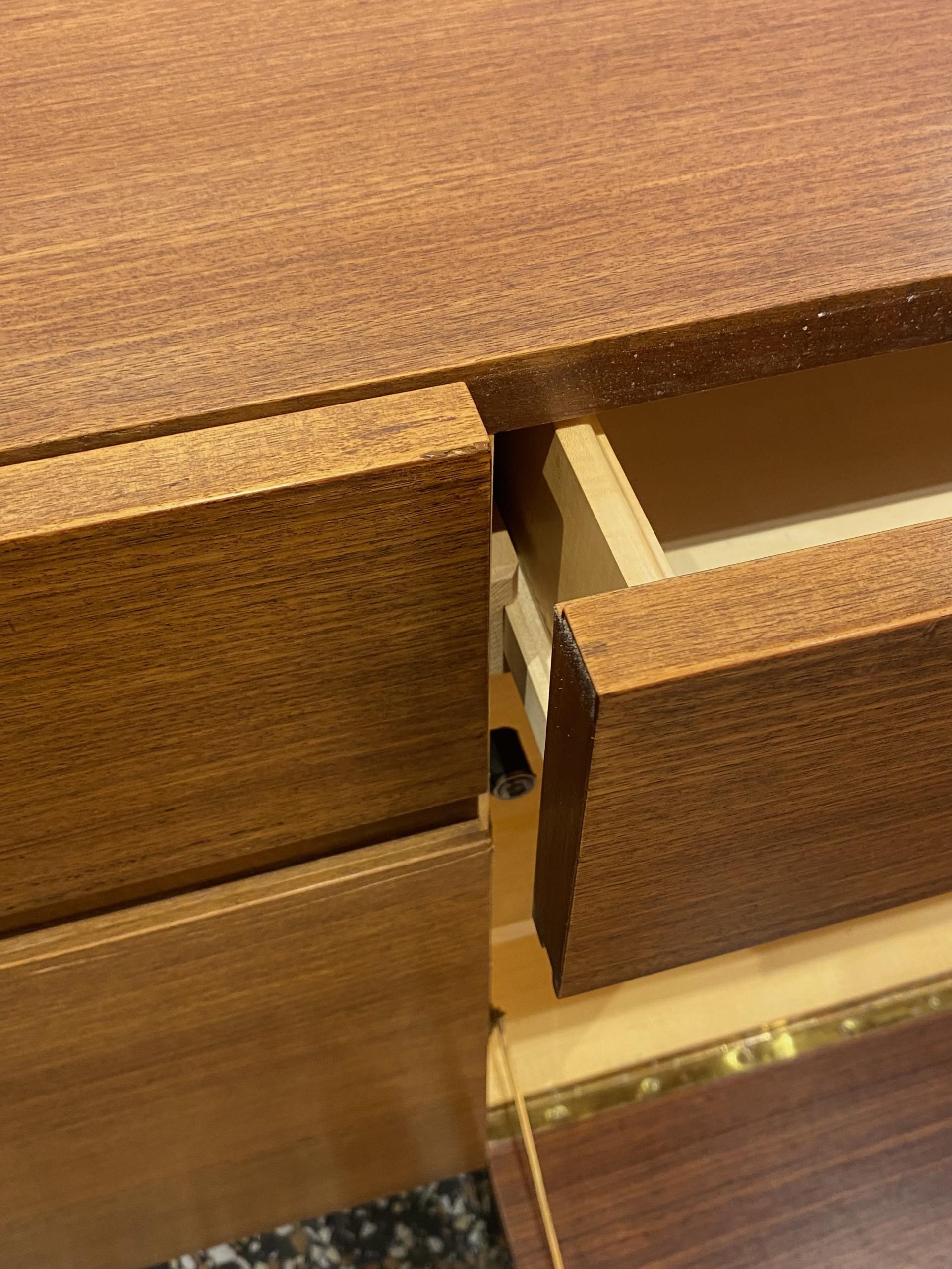 Anrichte aus Teakholz von Victoria möbel, Schweizer Design, CIRCA 1960 (Metall) im Angebot