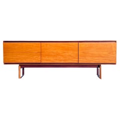 Sideboard aus Teakholz von White and Newton