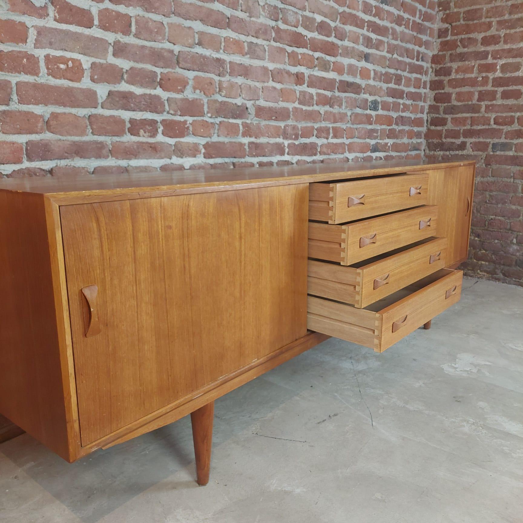 Aparador de teca, Clausen & Søn, Dinamarca 1960 Danish en venta