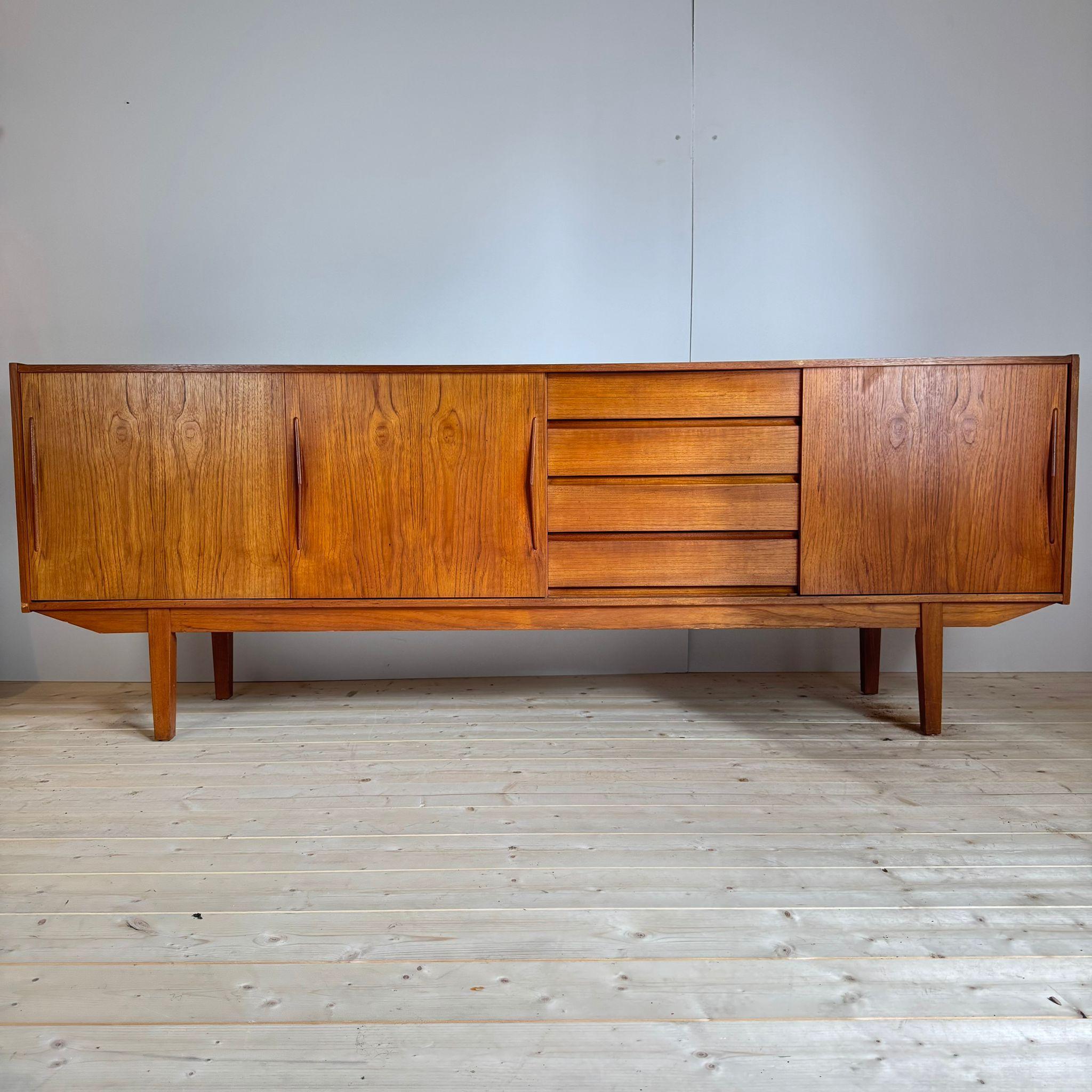 Teak sideboard, Denmark 1960 For Sale 3