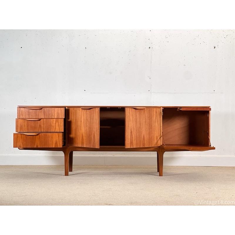 20th Century Teak sideboard (Dunvegan Collection) For Sale