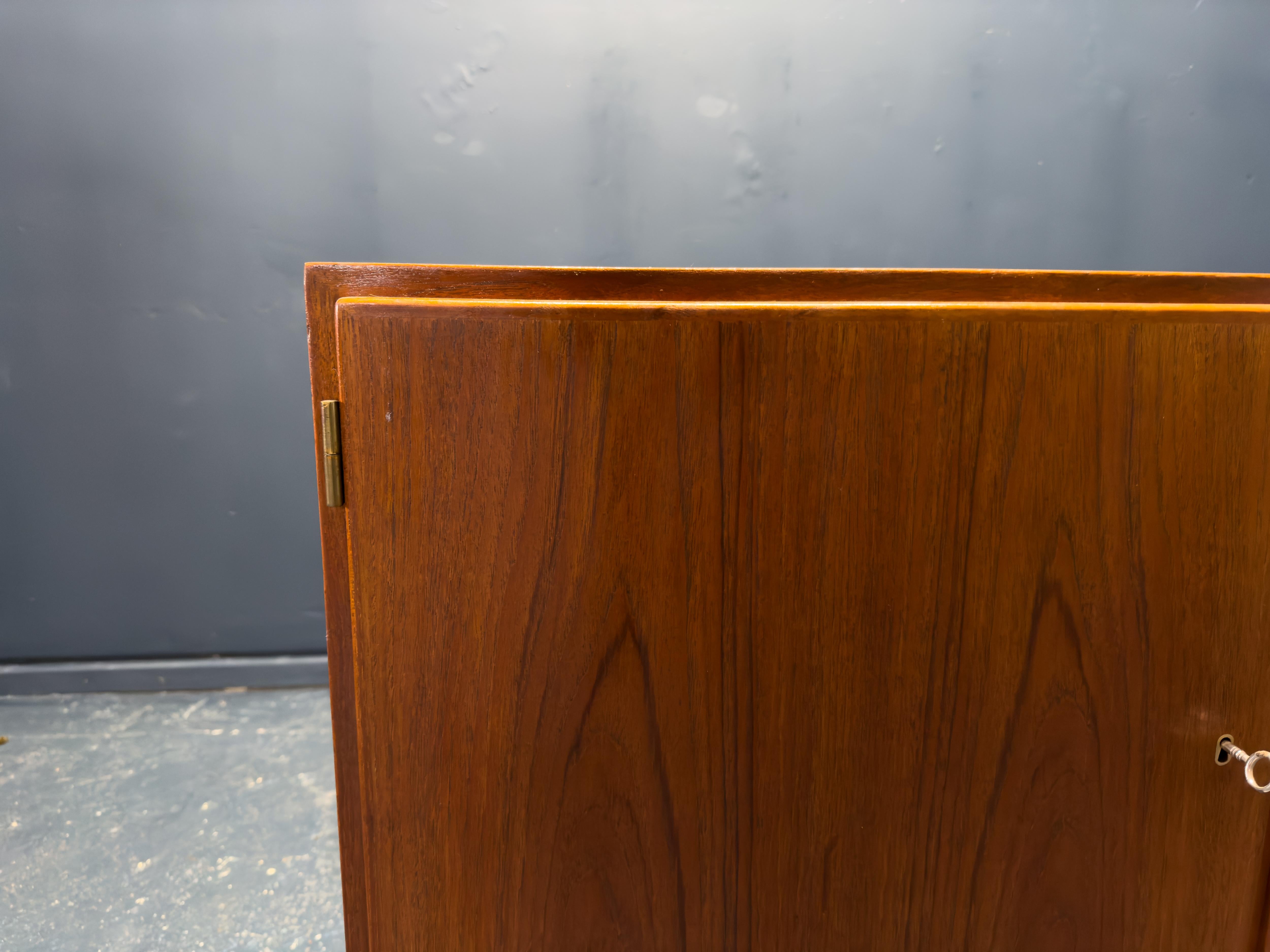Mid-Century Modern Teak Sideboard For Sale