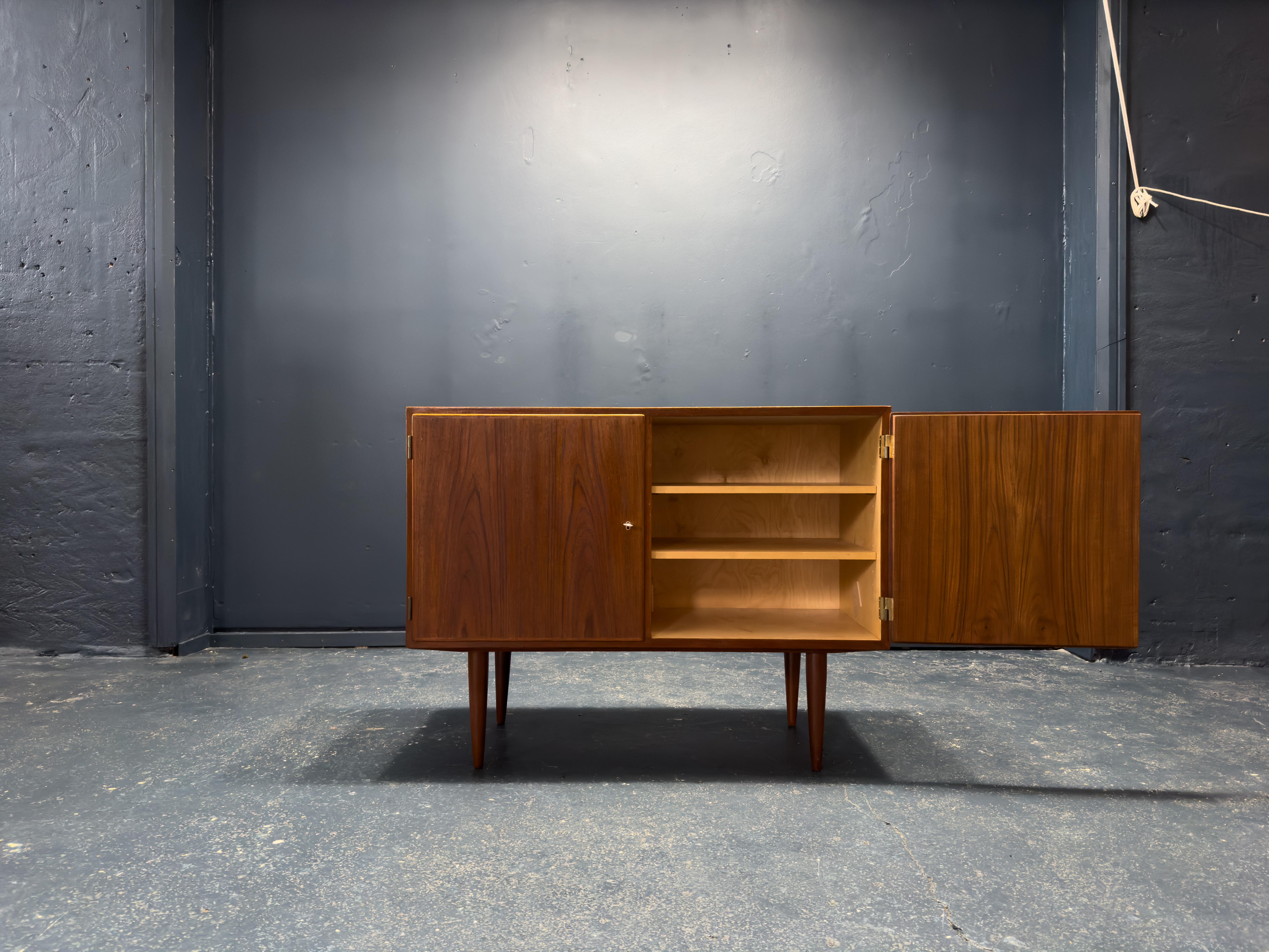 Teak Sideboard In Good Condition For Sale In London, GB