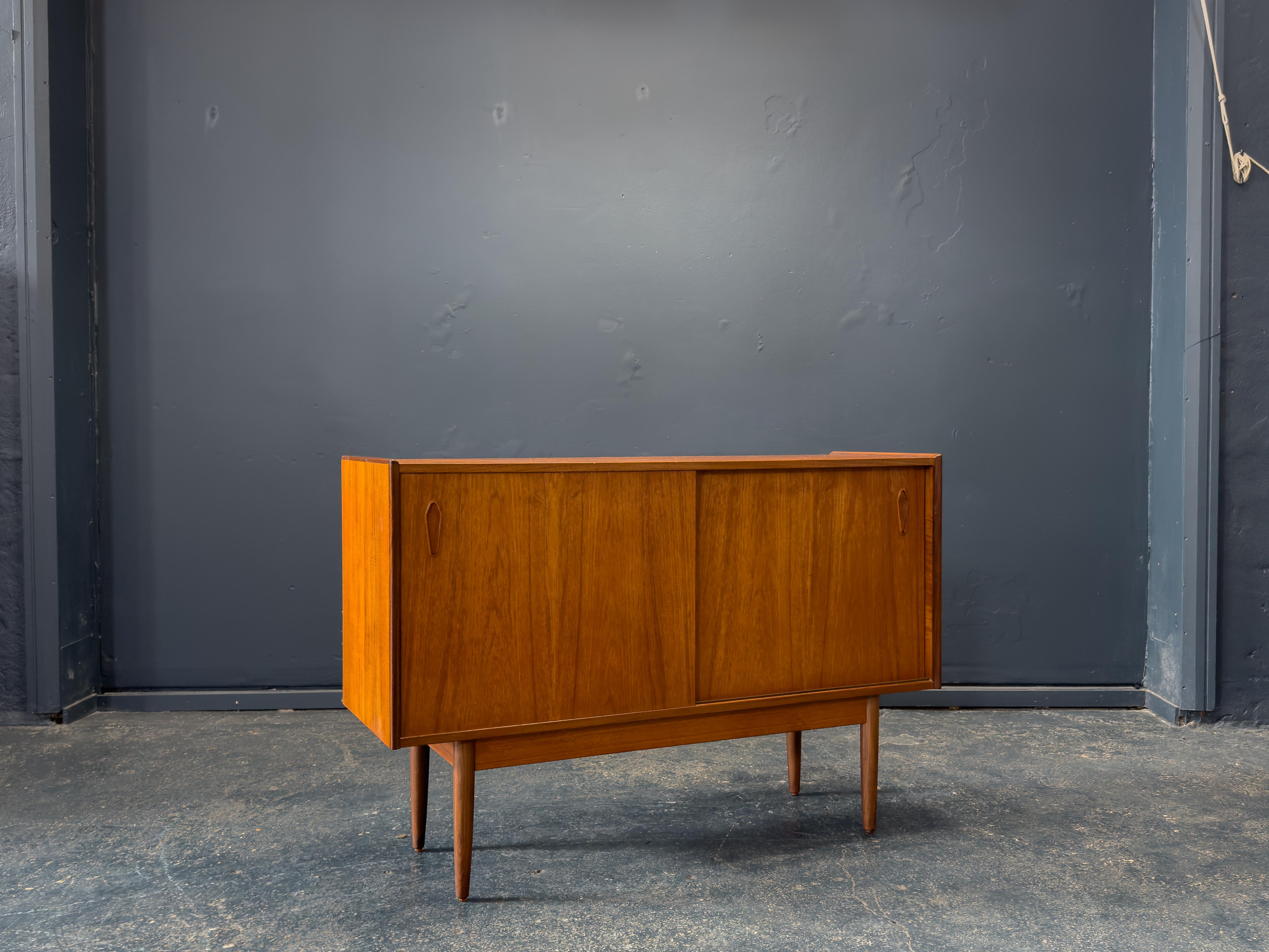 Credenza in teak In condizioni buone in vendita a London, GB