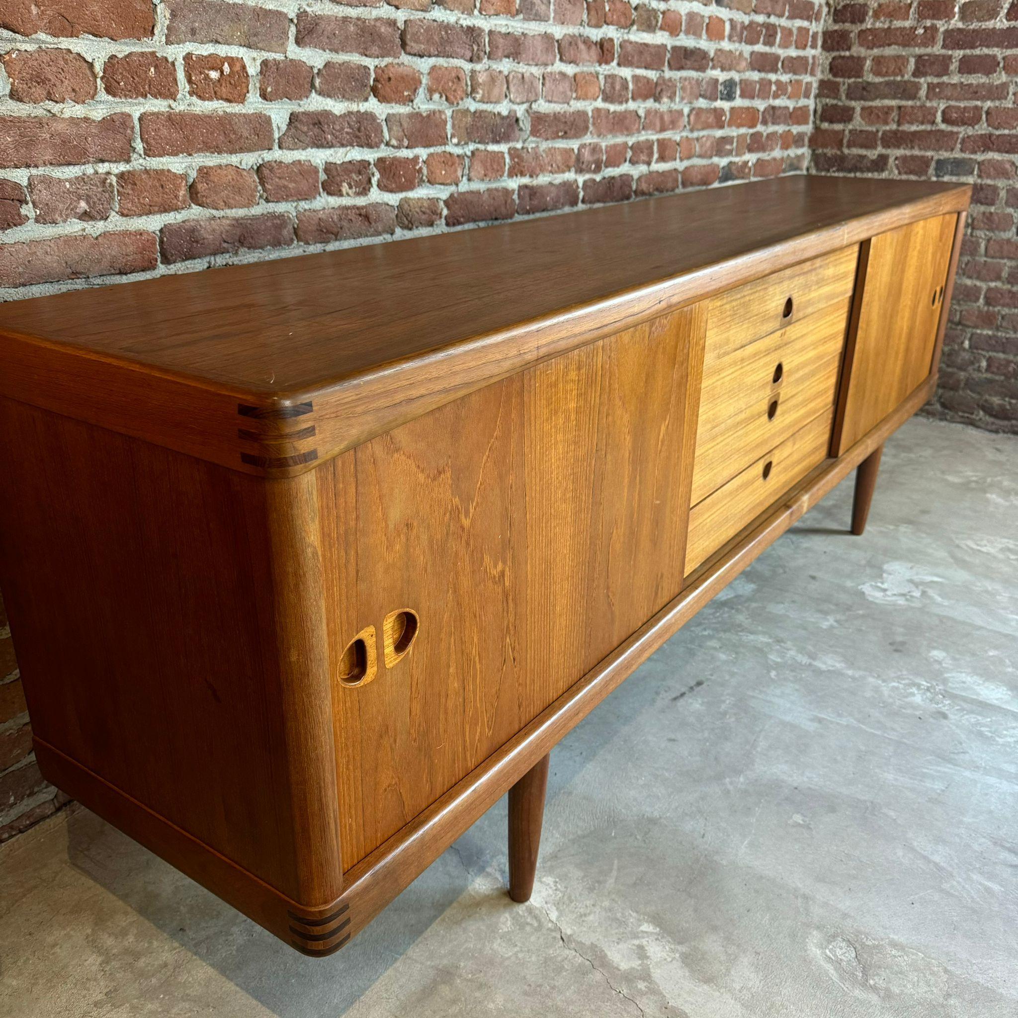 Veneer Teak Sideboard H. W. Klein for Bramin, Denmark 1960s