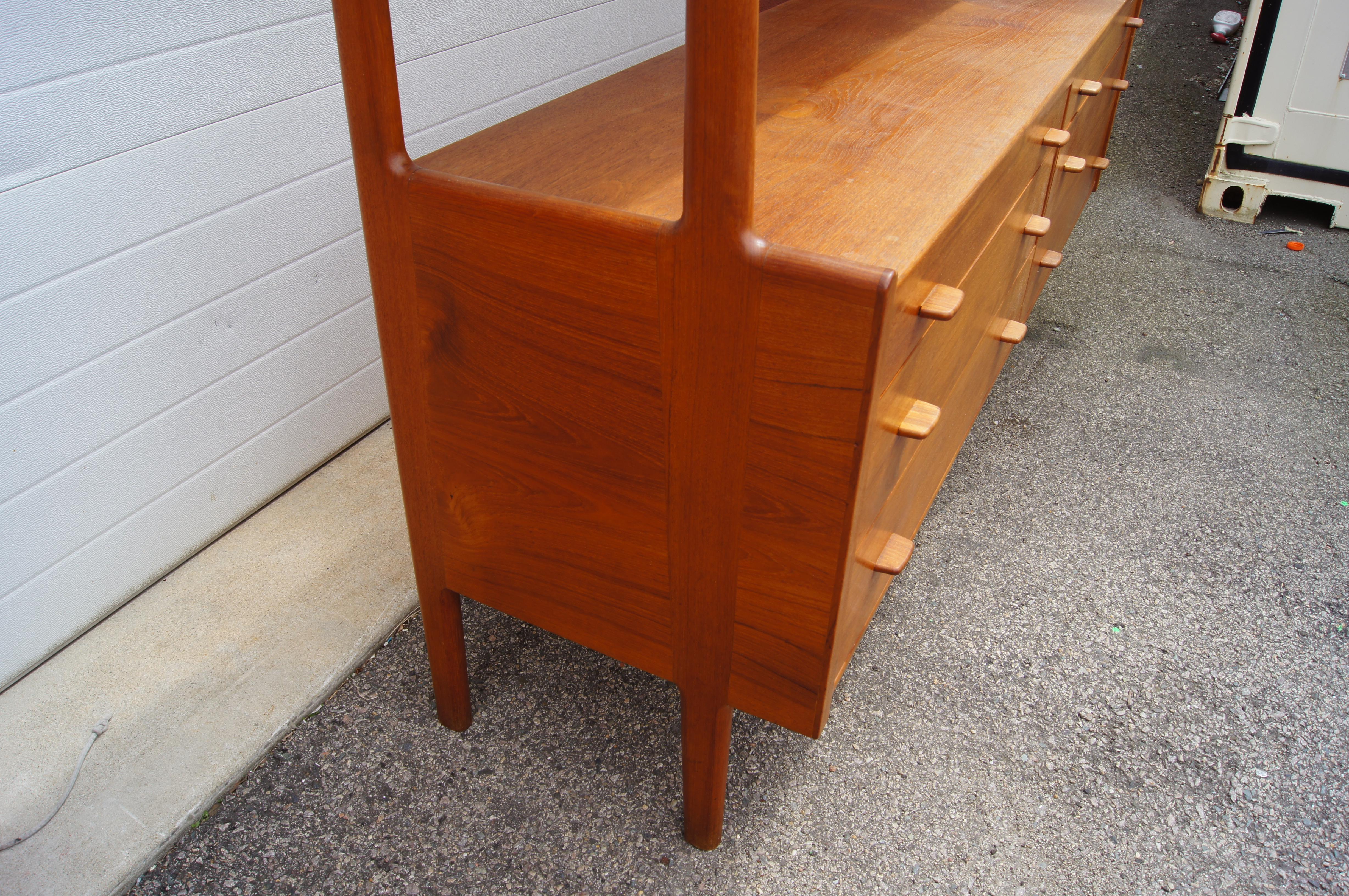 Sideboard aus Teakholz, Modell 20, von Hans Wegner für Ry Møbler (Skandinavische Moderne) im Angebot