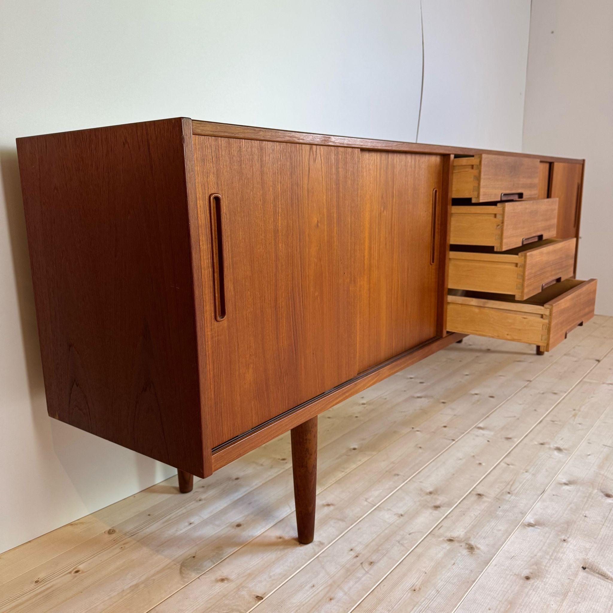 Danish Teak sideboard Nils Jonnson for Hugo Troeds, Sweden 1960 in vendita