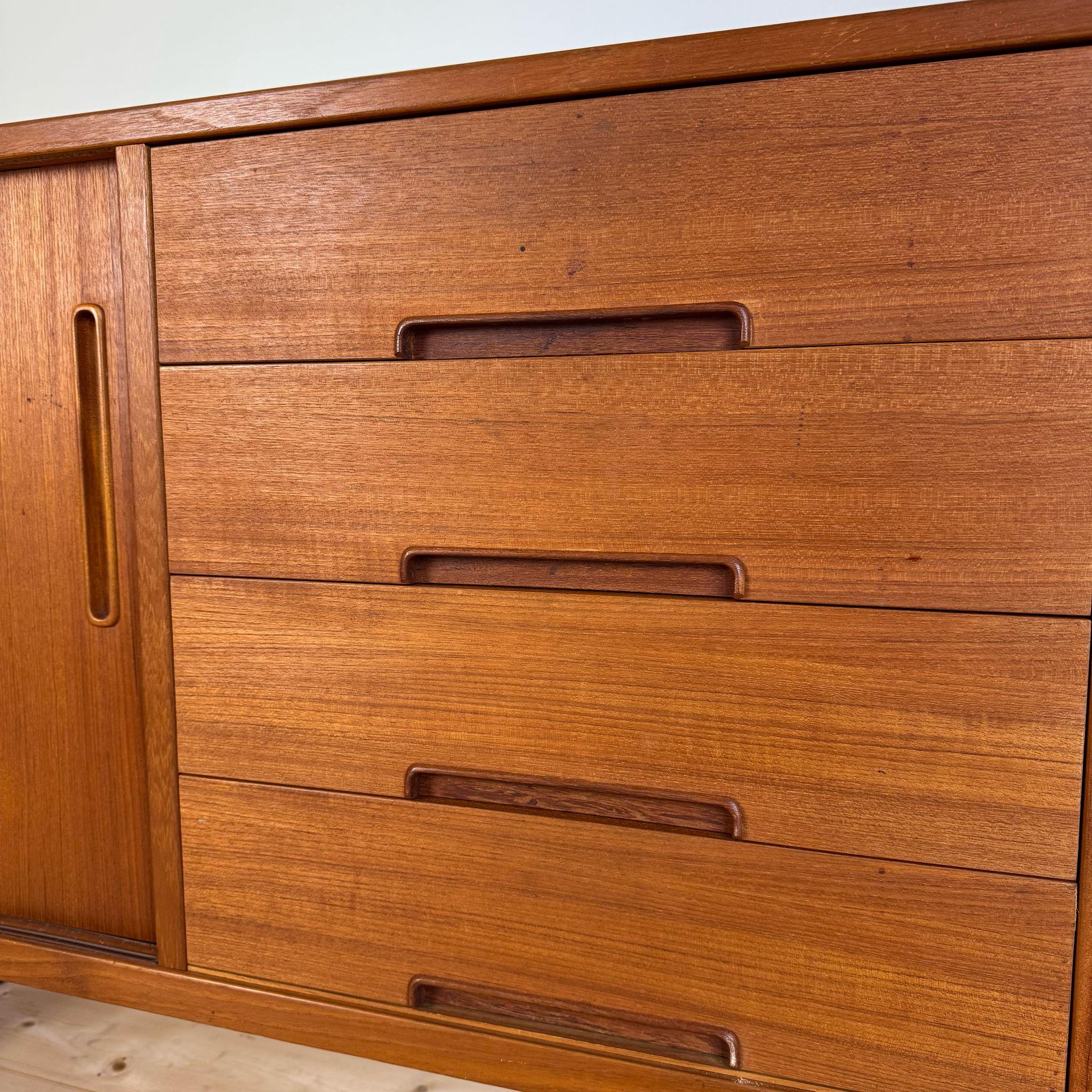 Mid-20th Century Teak sideboard Nils Jonnson for Hugo Troeds, Sweden 1960 in vendita