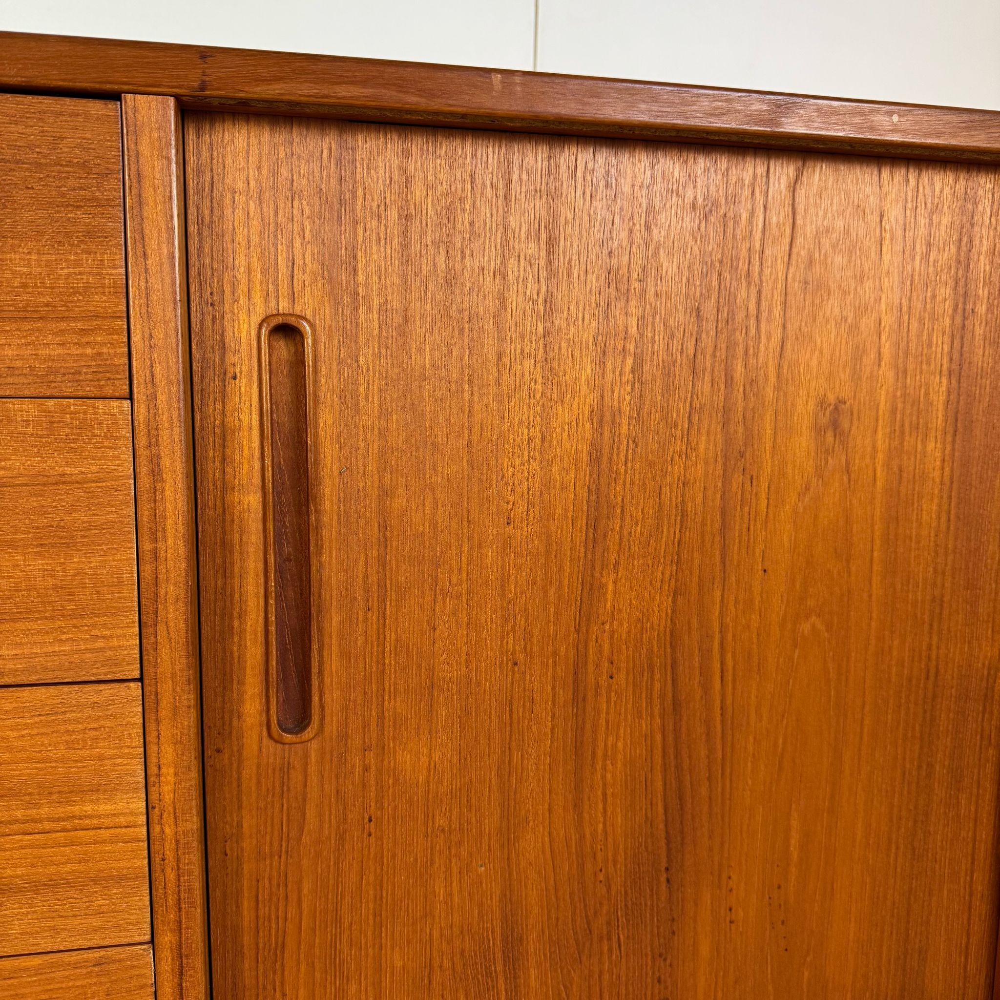 Teak sideboard Nils Jonnson for Hugo Troeds, Sweden 1960 in vendita 1