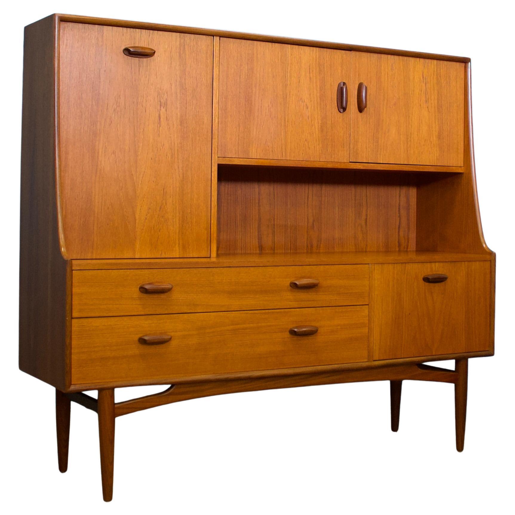 How do you identify a G Plan sideboard?
