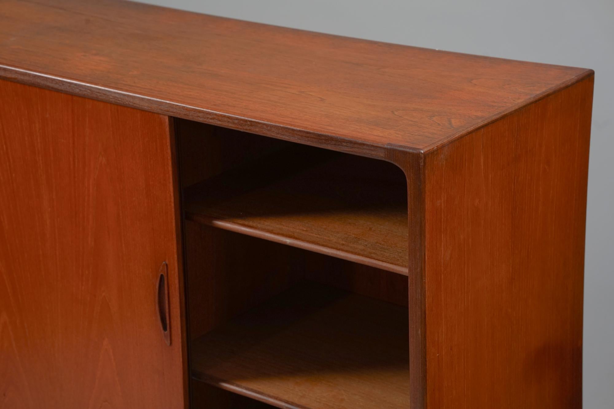 Teak Sideboard, Sofus Jørgensen, Denmark, 1960s In Good Condition For Sale In Helsinki, Uusimaa