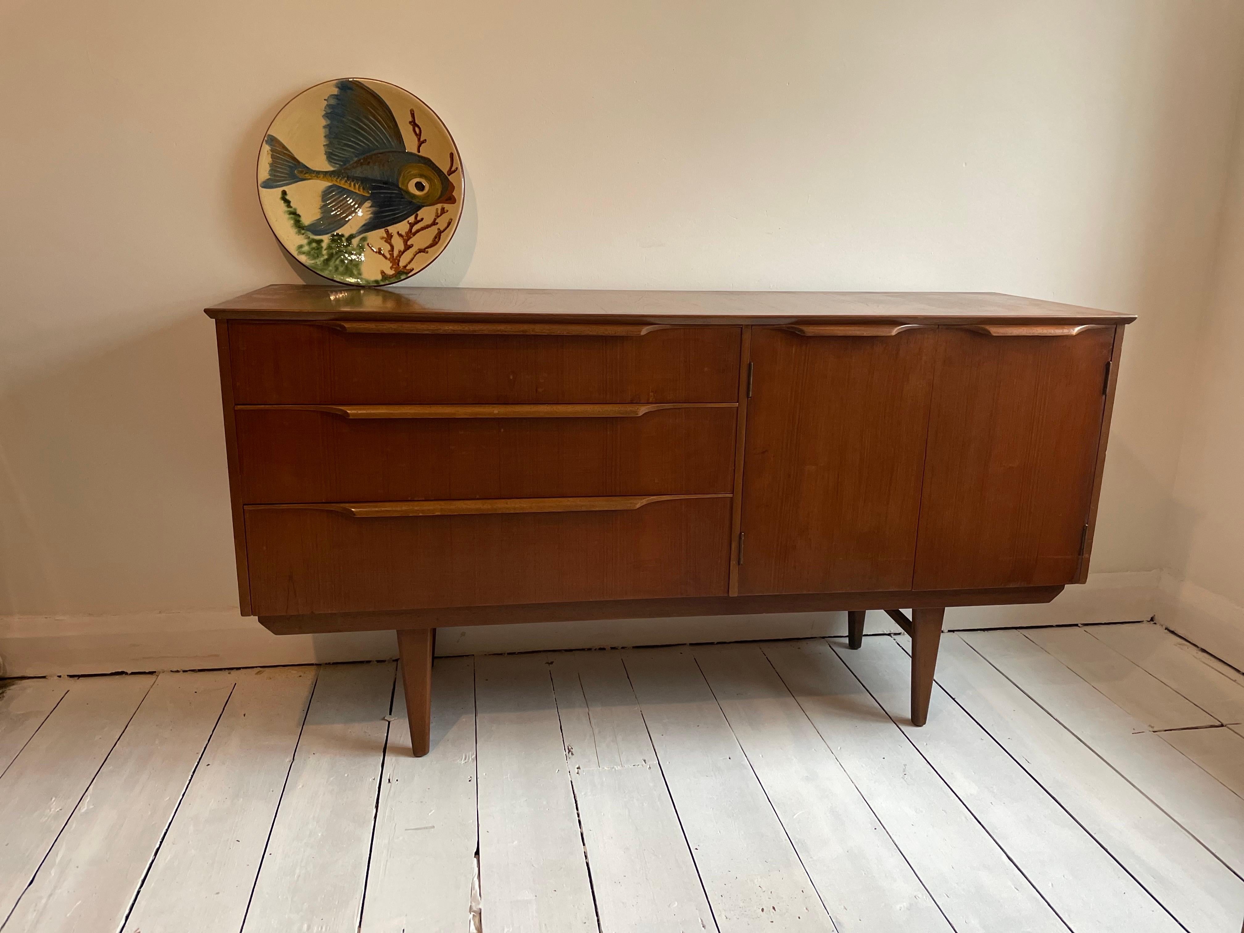 Teak Sideboard Stonehill, Mid-Century Modern 1960s In Good Condition In Oxford, GB